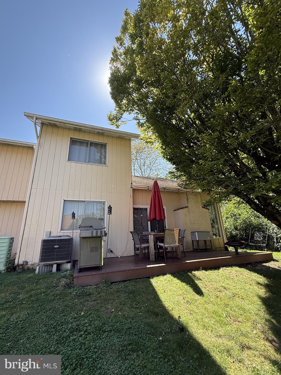 17 DELANCEY PLACE