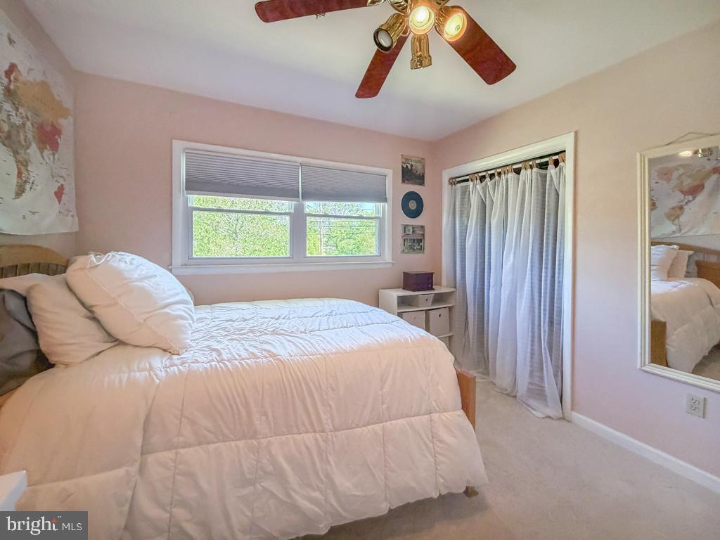 MAKEFIELD RD VILLA - Residential