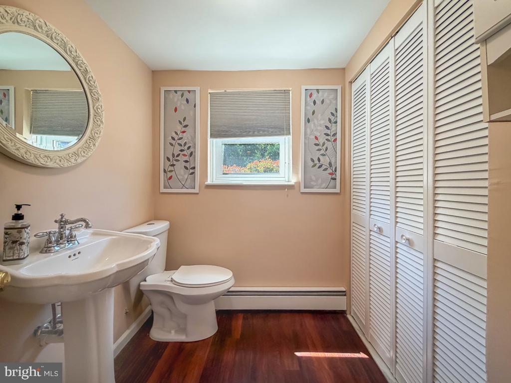 MAKEFIELD RD VILLA - Residential