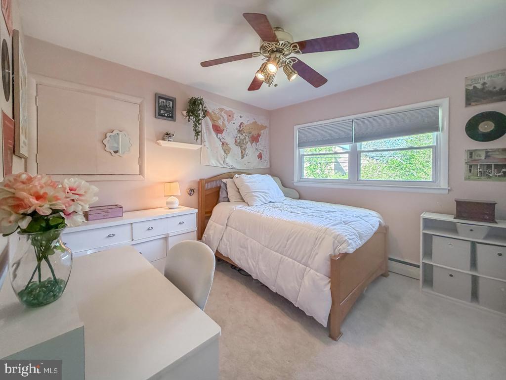 MAKEFIELD RD VILLA - Residential