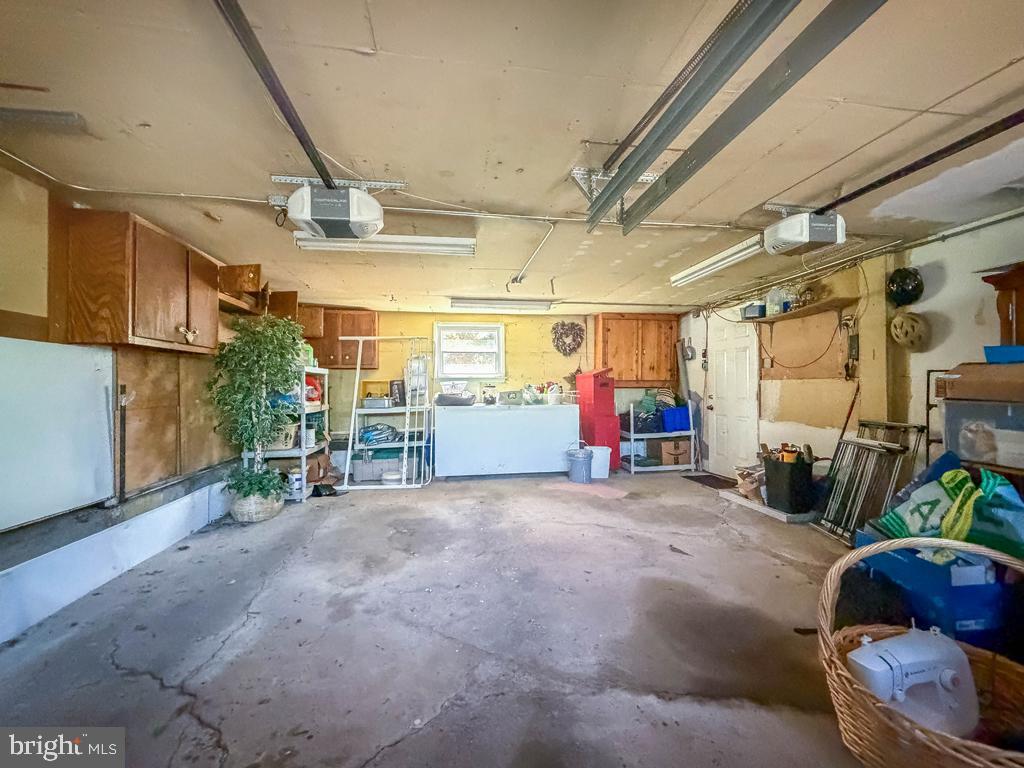 MAKEFIELD RD VILLA - Residential