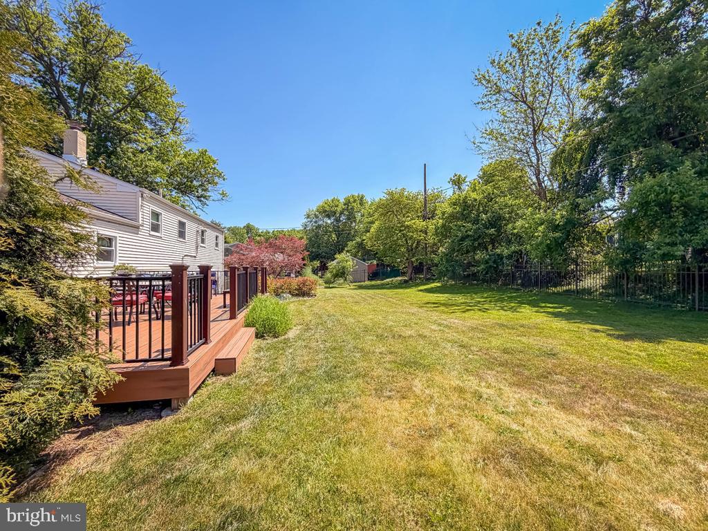 MAKEFIELD RD VILLA - Residential