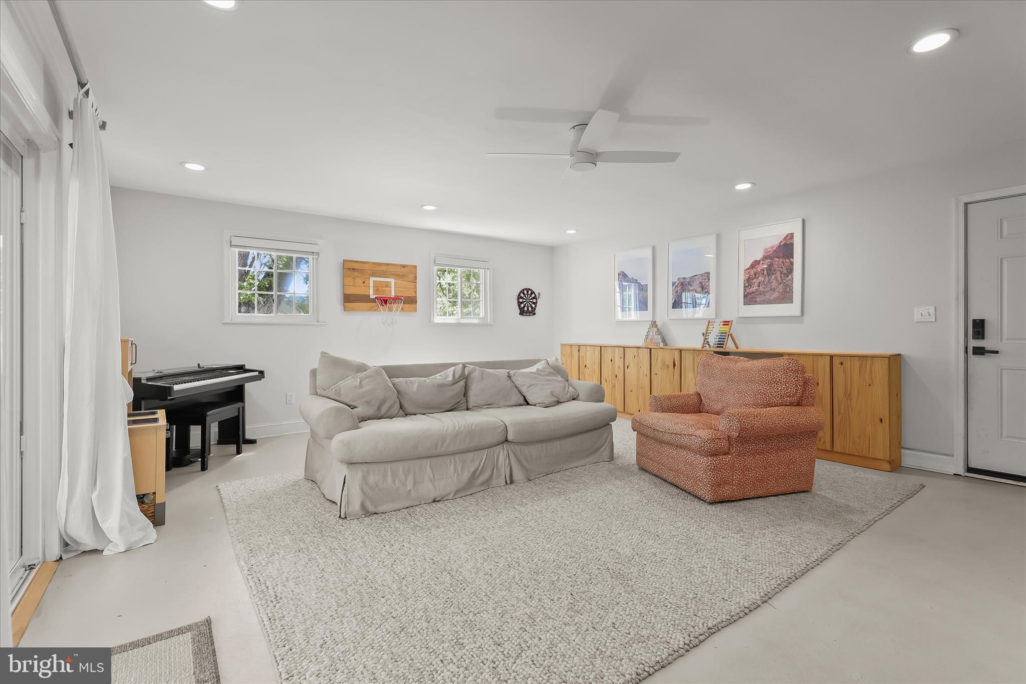 PLEASANT HILLS - Residential