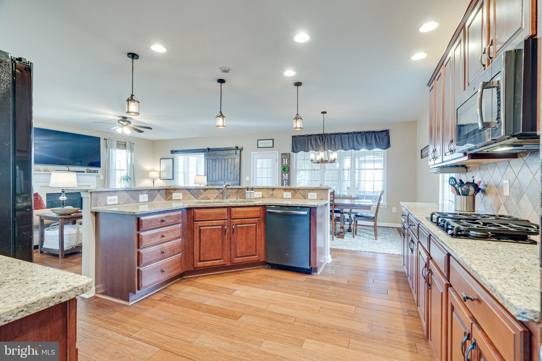 SOUTH RIDING - Residential