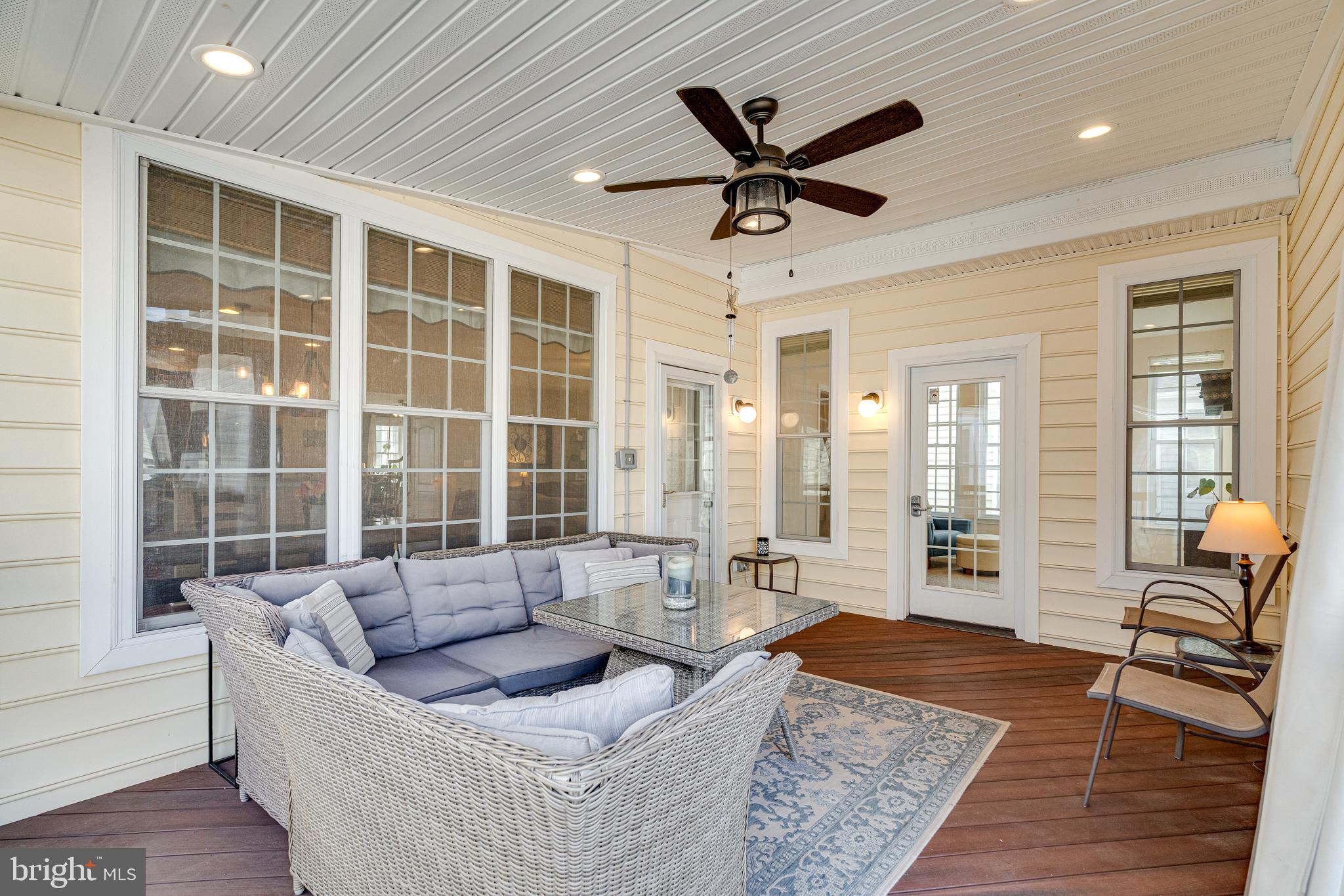 SOUTH RIDING - Residential