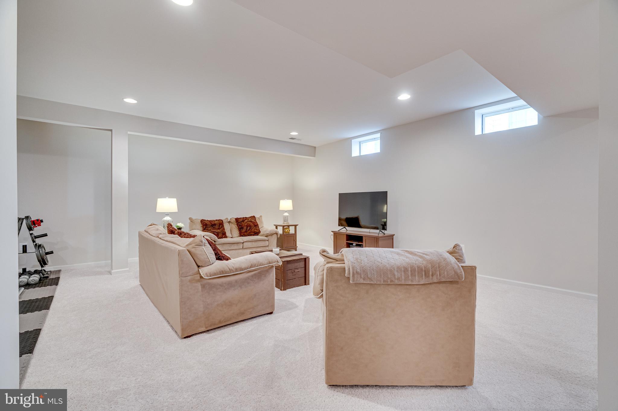 SOUTH RIDING - Residential