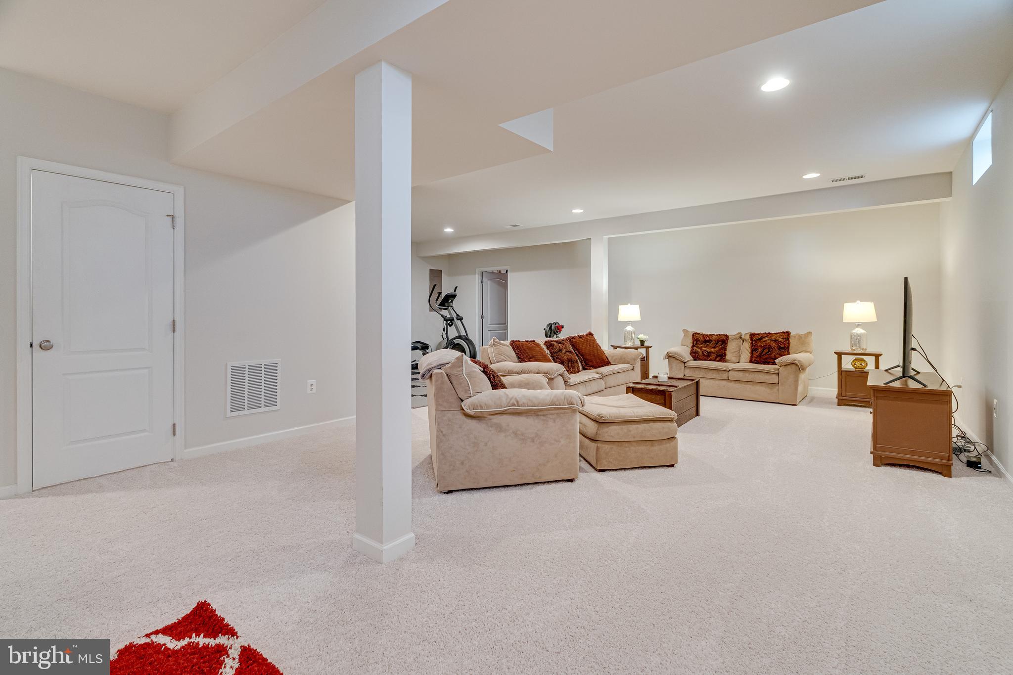 SOUTH RIDING - Residential