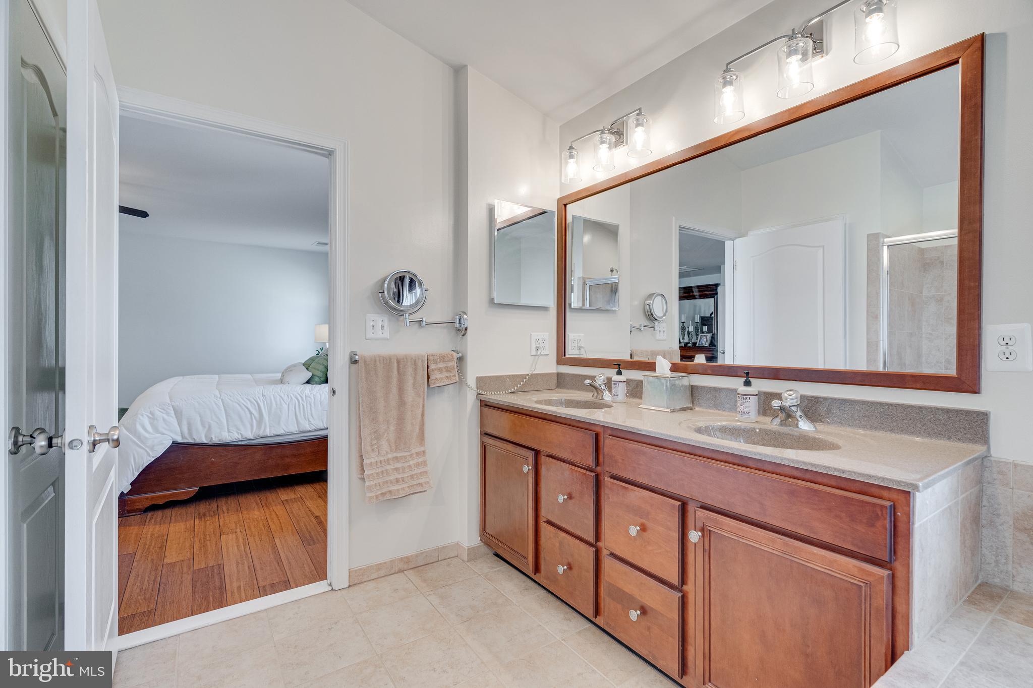 SOUTH RIDING - Residential