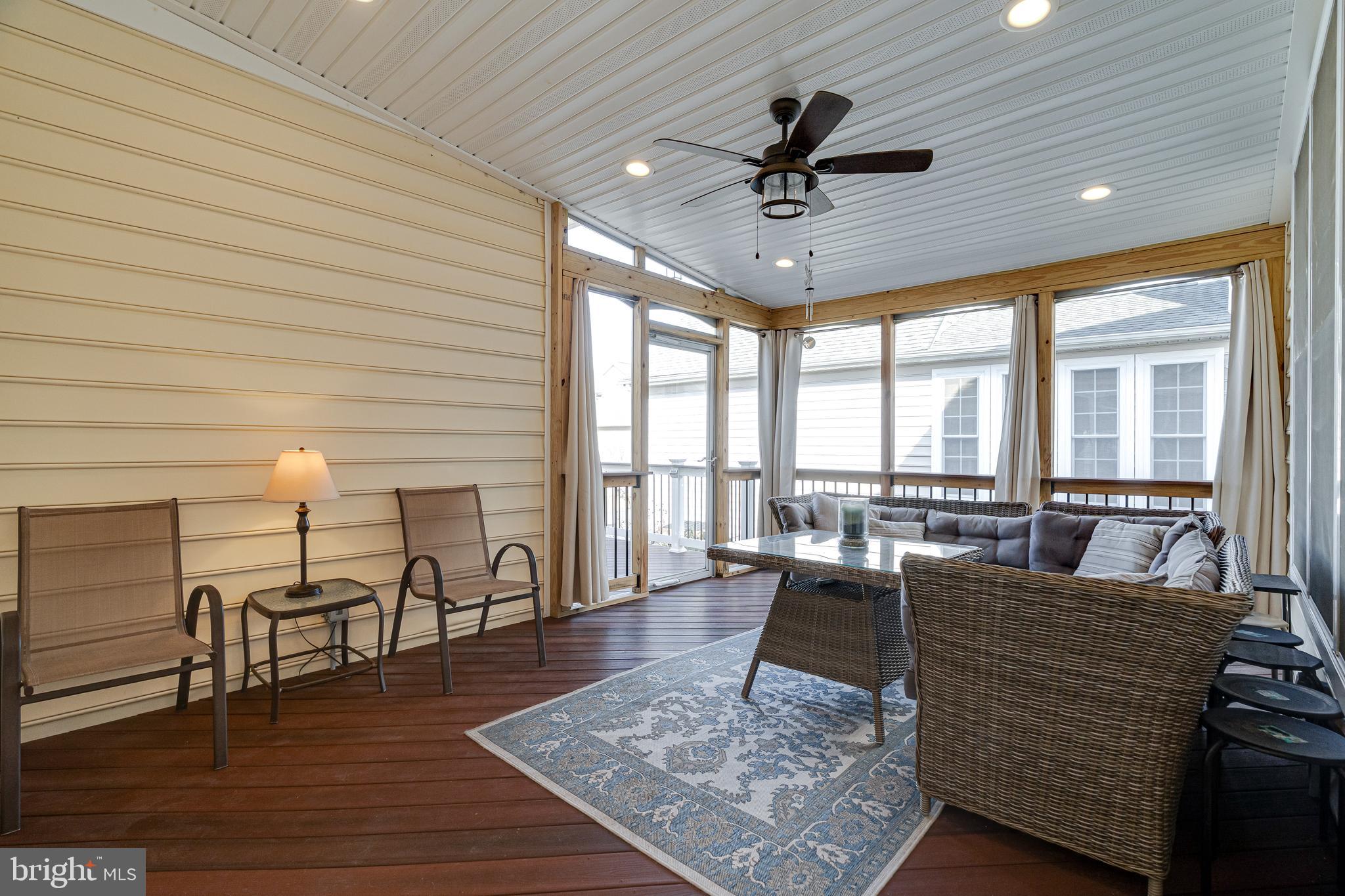 SOUTH RIDING - Residential