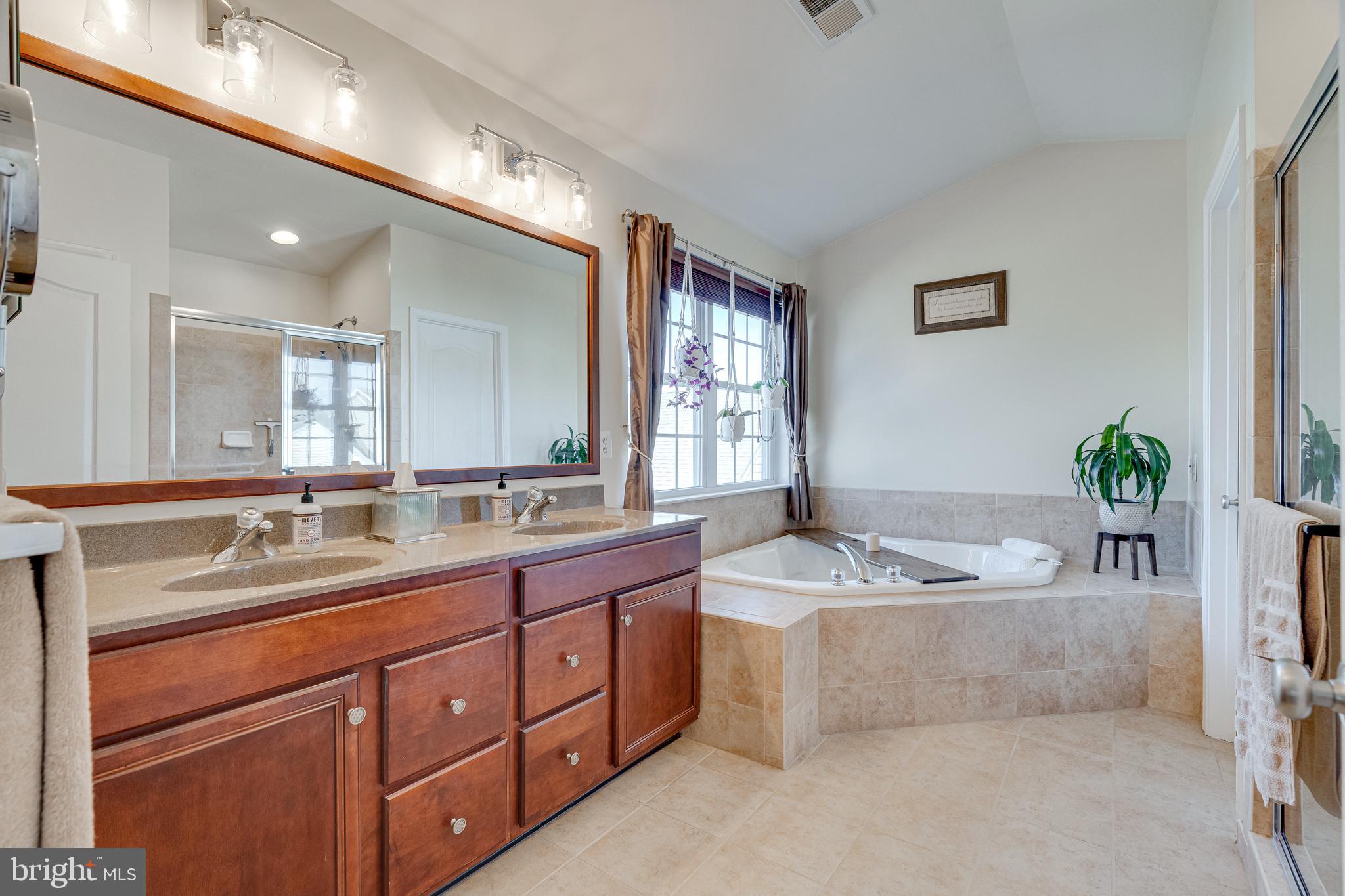 SOUTH RIDING - Residential