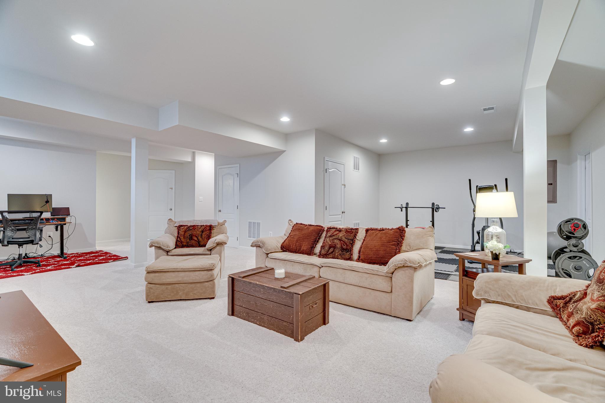 SOUTH RIDING - Residential