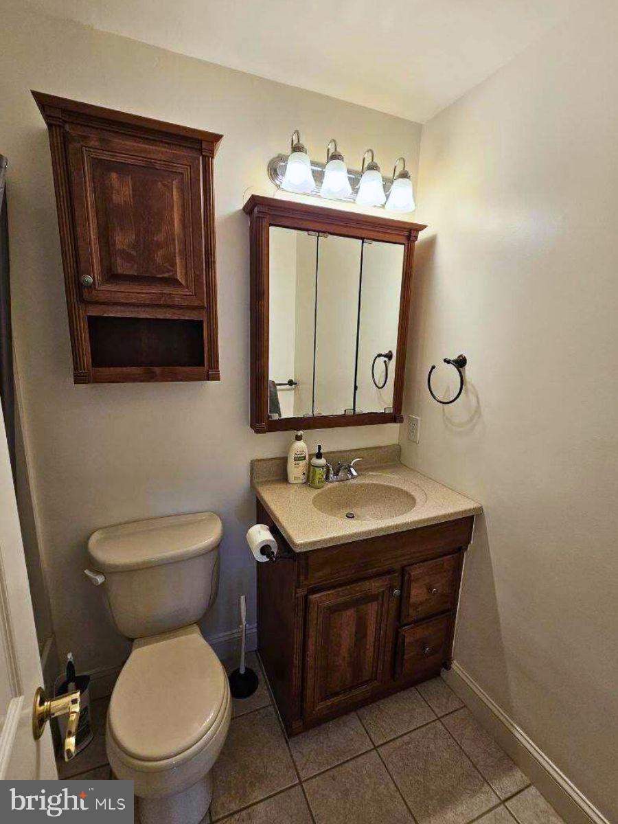 HAMPTON HOUSE - Residential Lease