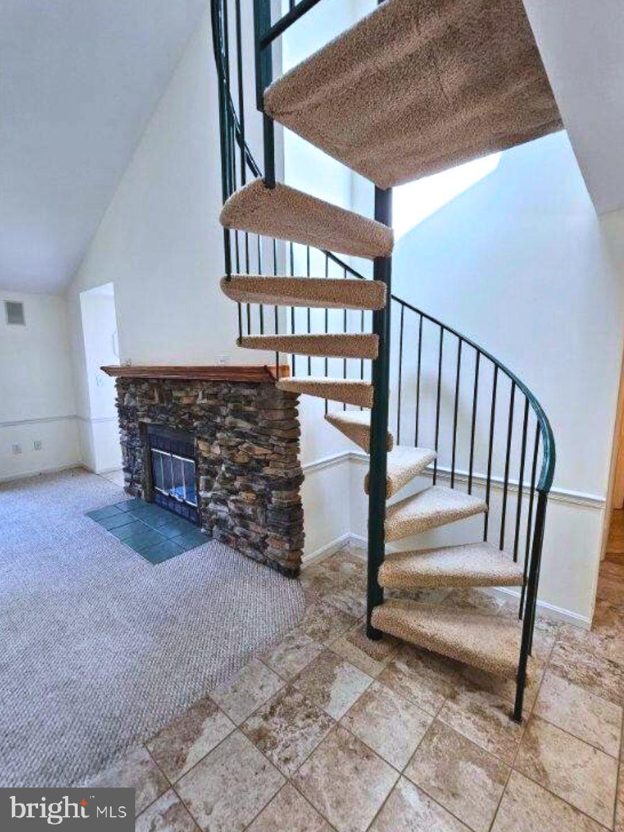 HAMPTON HOUSE - Residential Lease