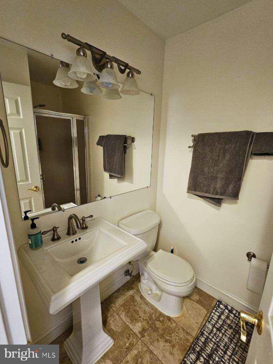 HAMPTON HOUSE - Residential Lease