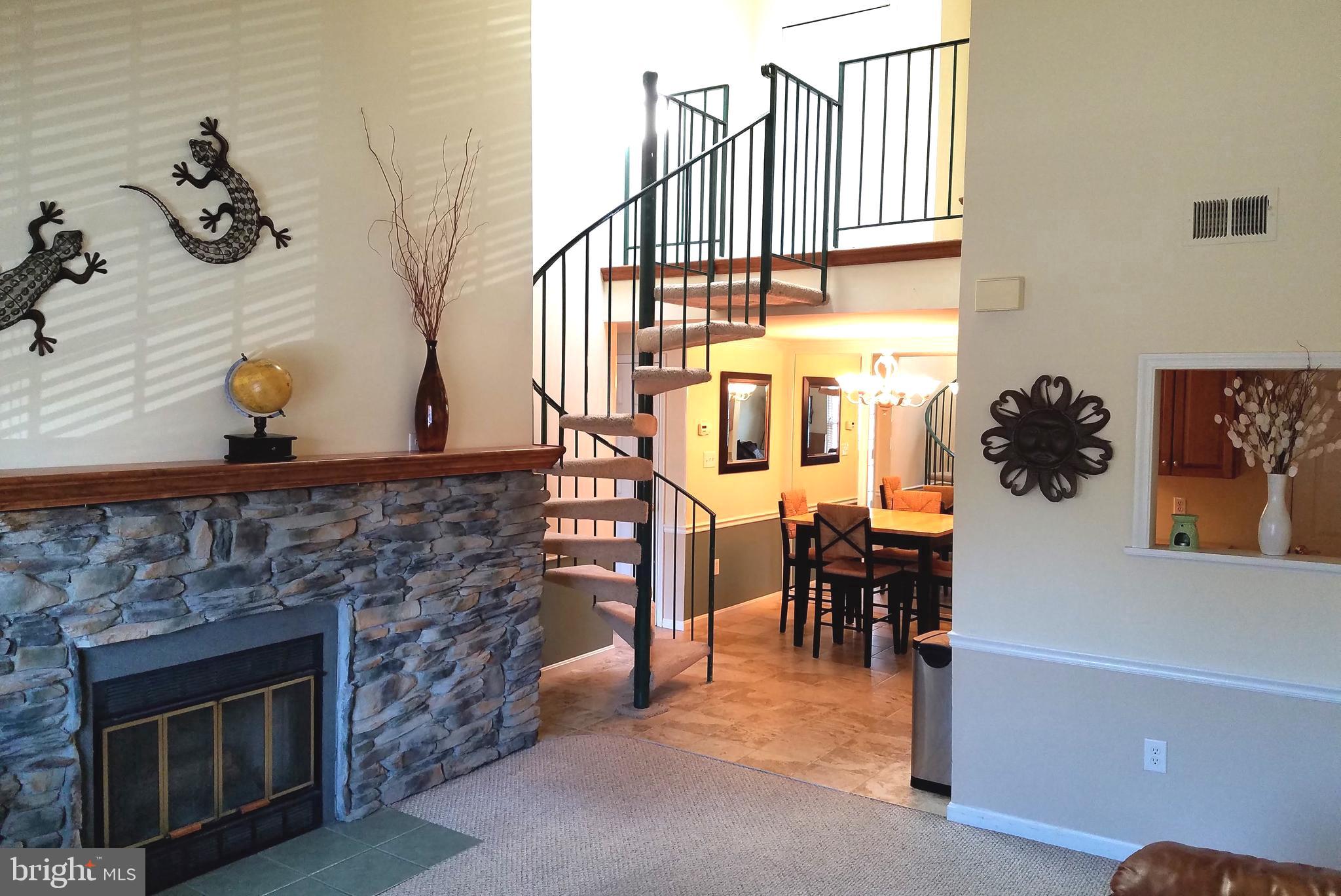 HAMPTON HOUSE - Residential Lease