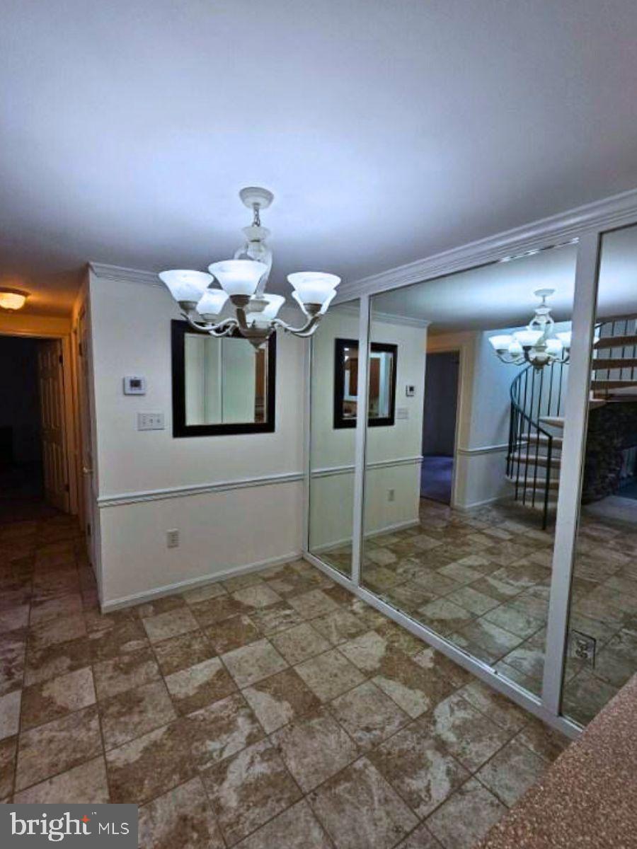 HAMPTON HOUSE - Residential Lease