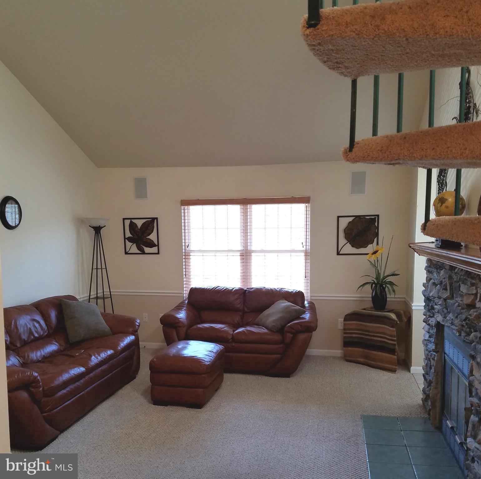 HAMPTON HOUSE - Residential Lease