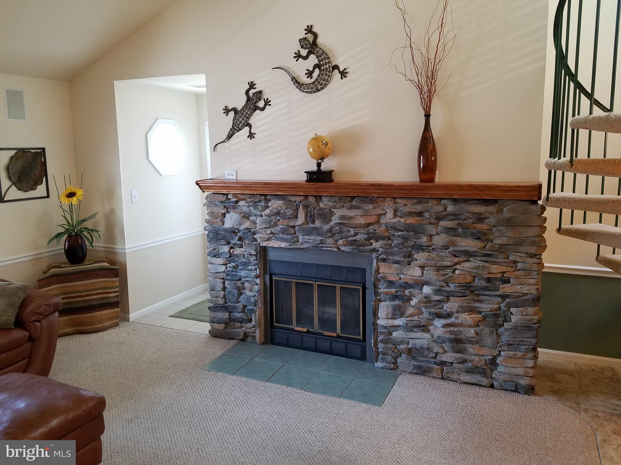 HAMPTON HOUSE - Residential Lease