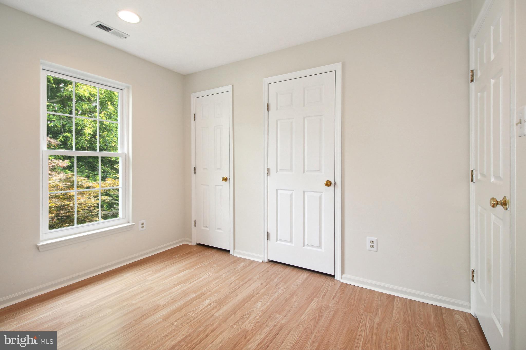 BEDFORD COMMONS - Residential Lease