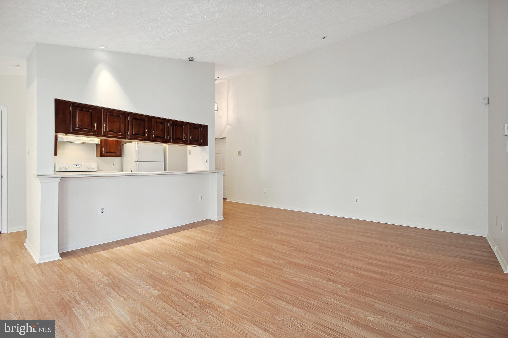 BEDFORD COMMONS - Residential Lease