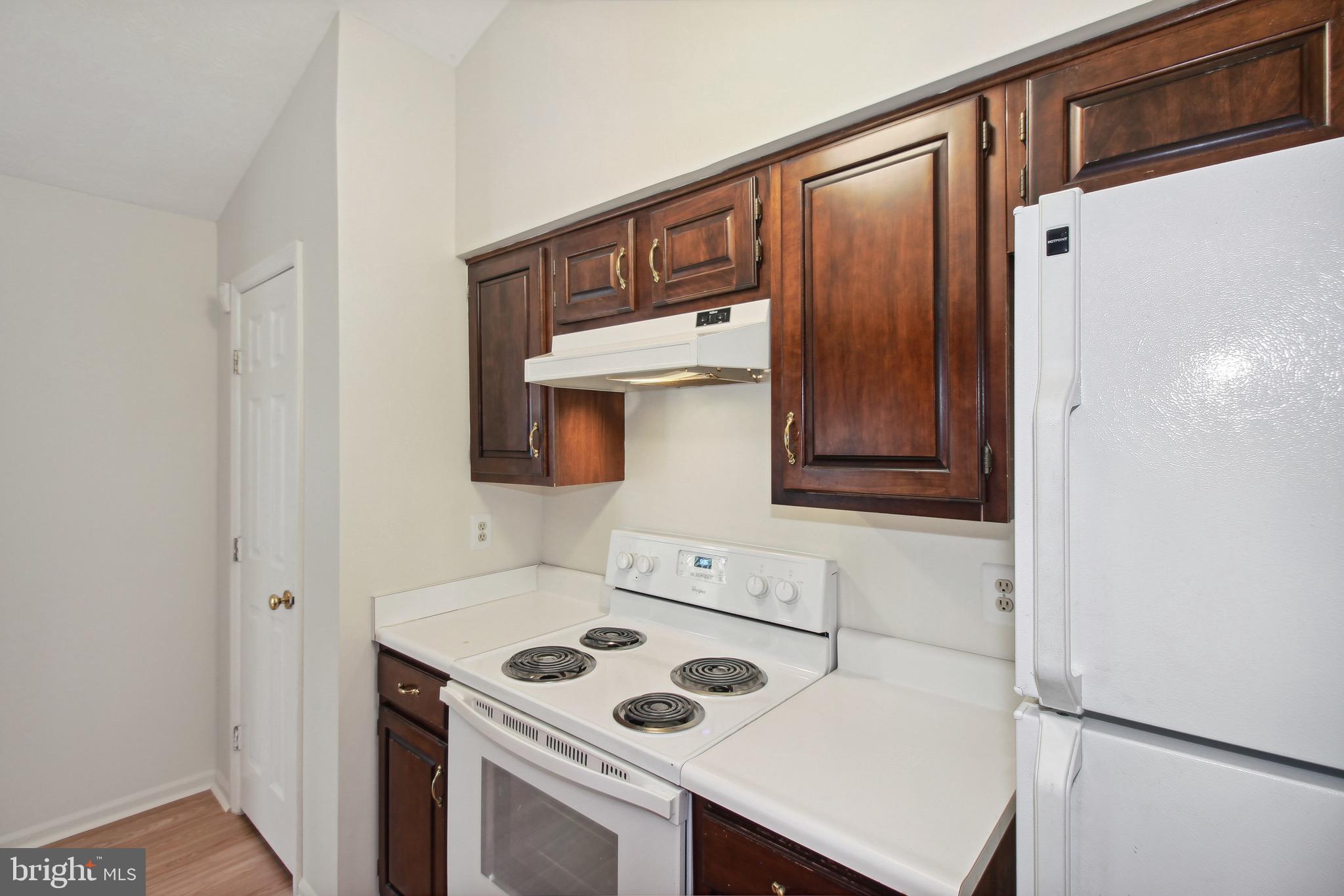 BEDFORD COMMONS - Residential Lease