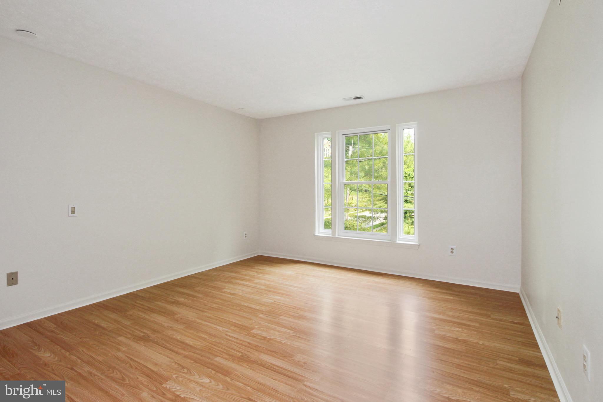 BEDFORD COMMONS - Residential Lease