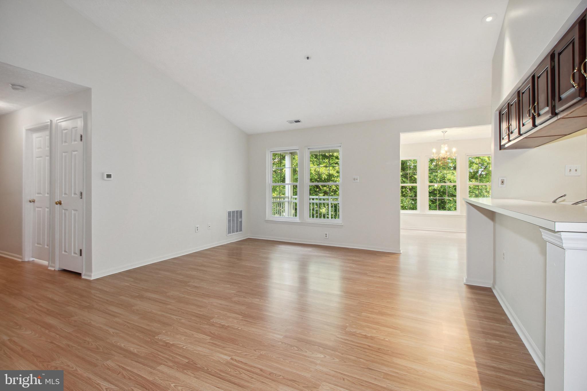 BEDFORD COMMONS - Residential Lease