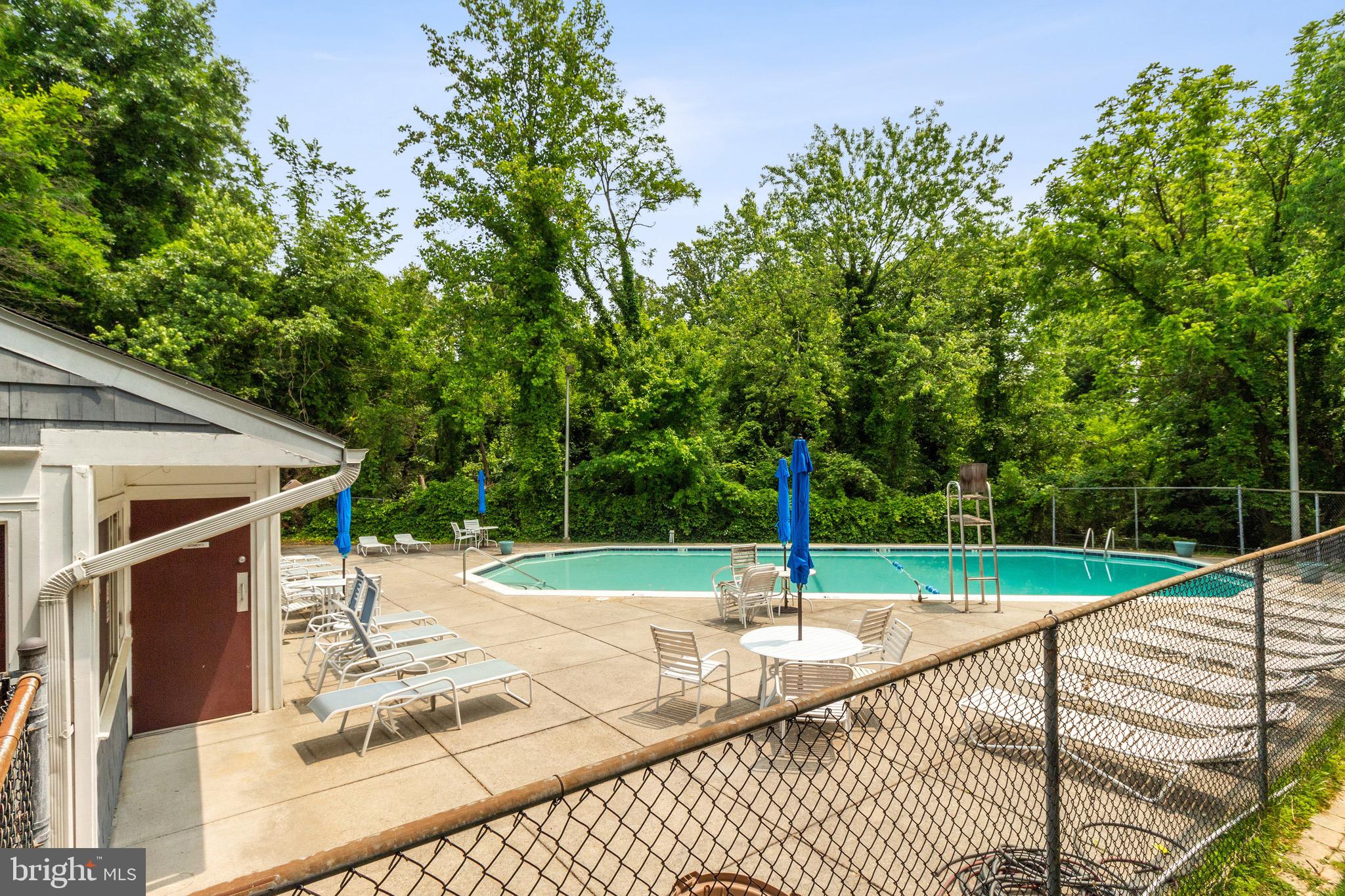 BEDFORD COMMONS - Residential Lease