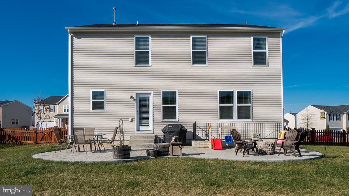 STAFFORD LAKES VILLAGE - Residential