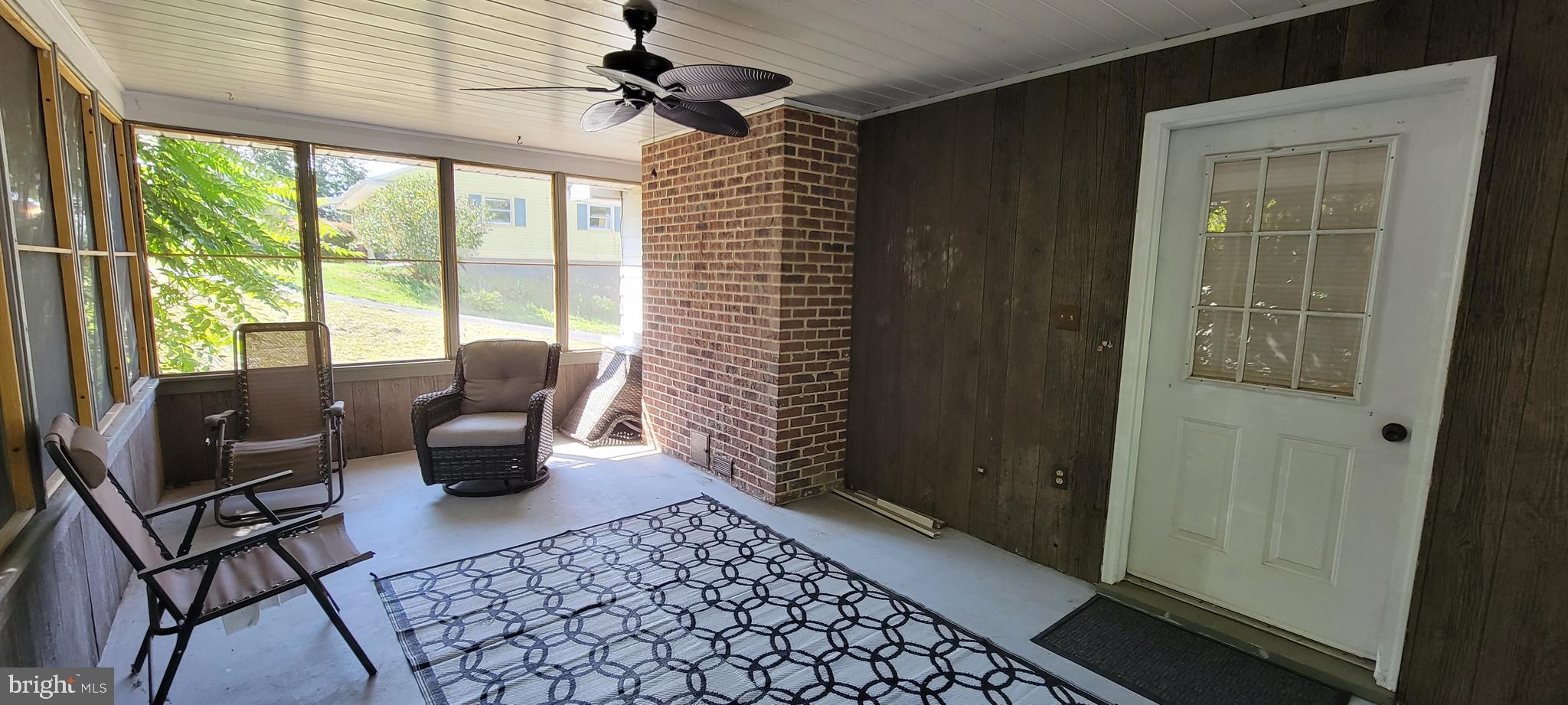 EAST SIDE - Residential