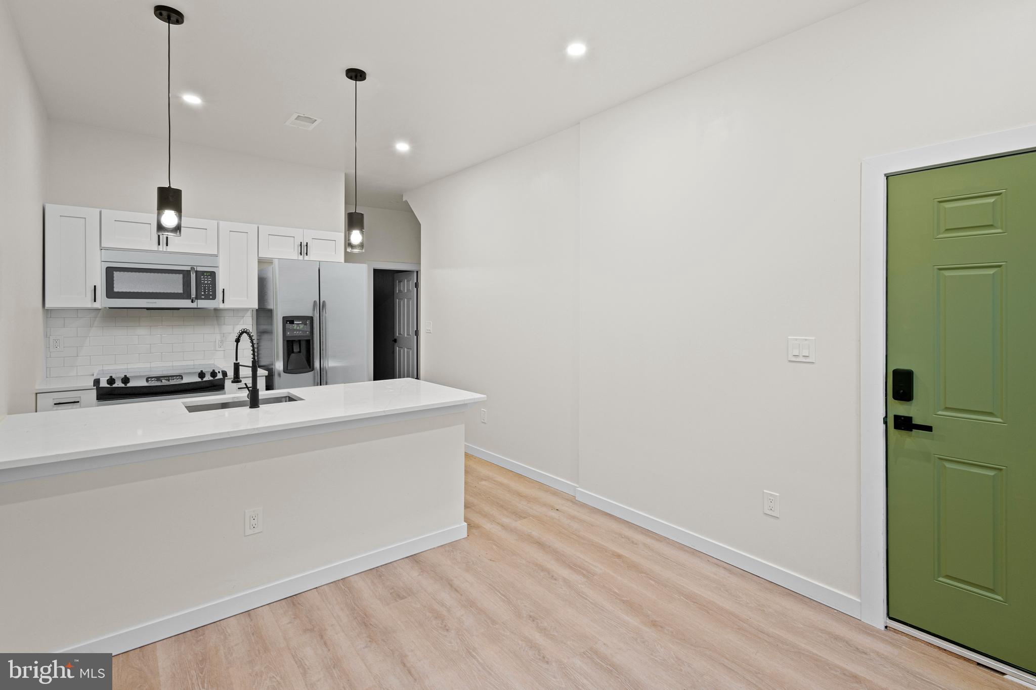 1337 W RUSH STREET