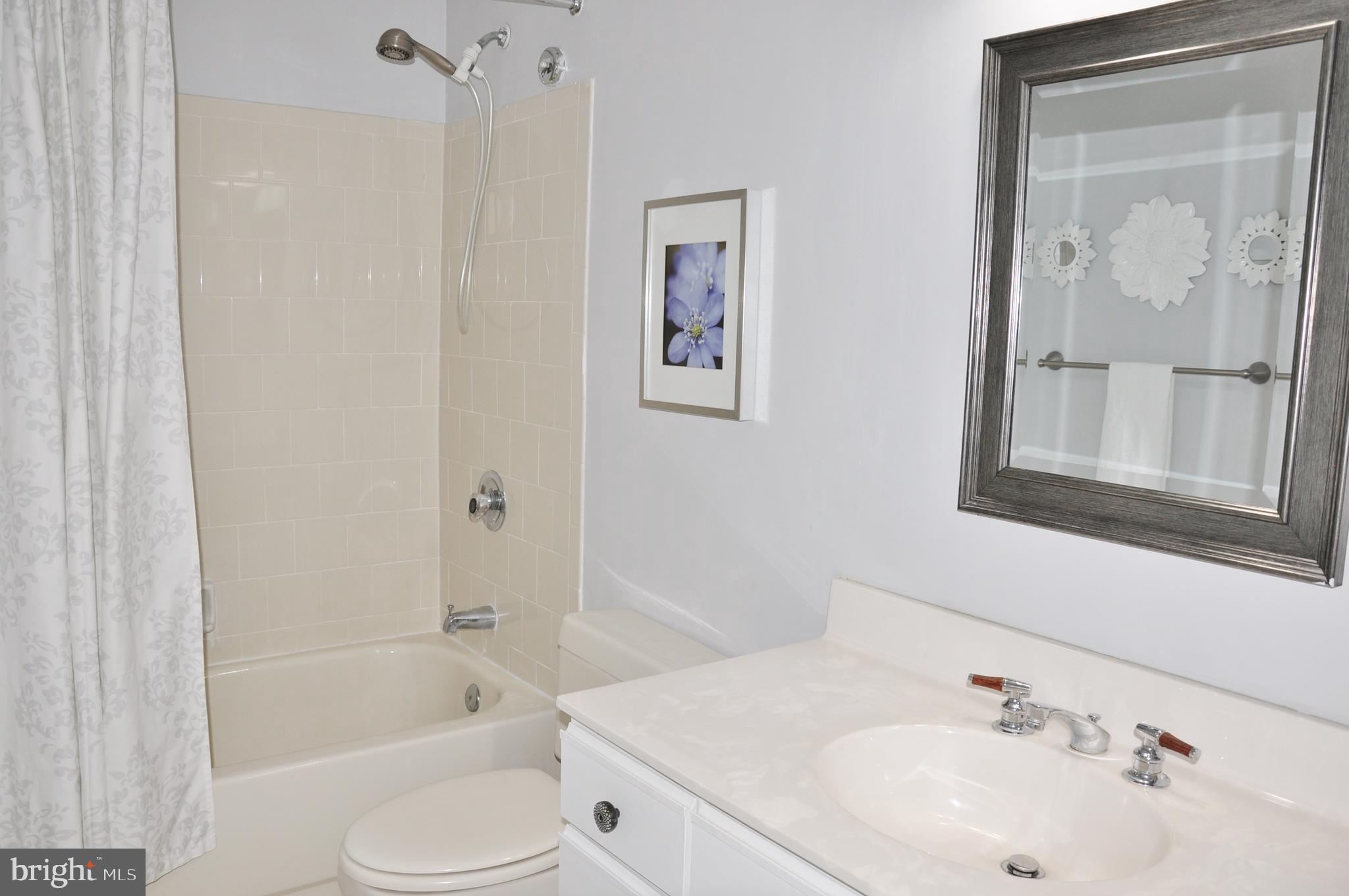 RAINFLOWER/LOVETON - Residential