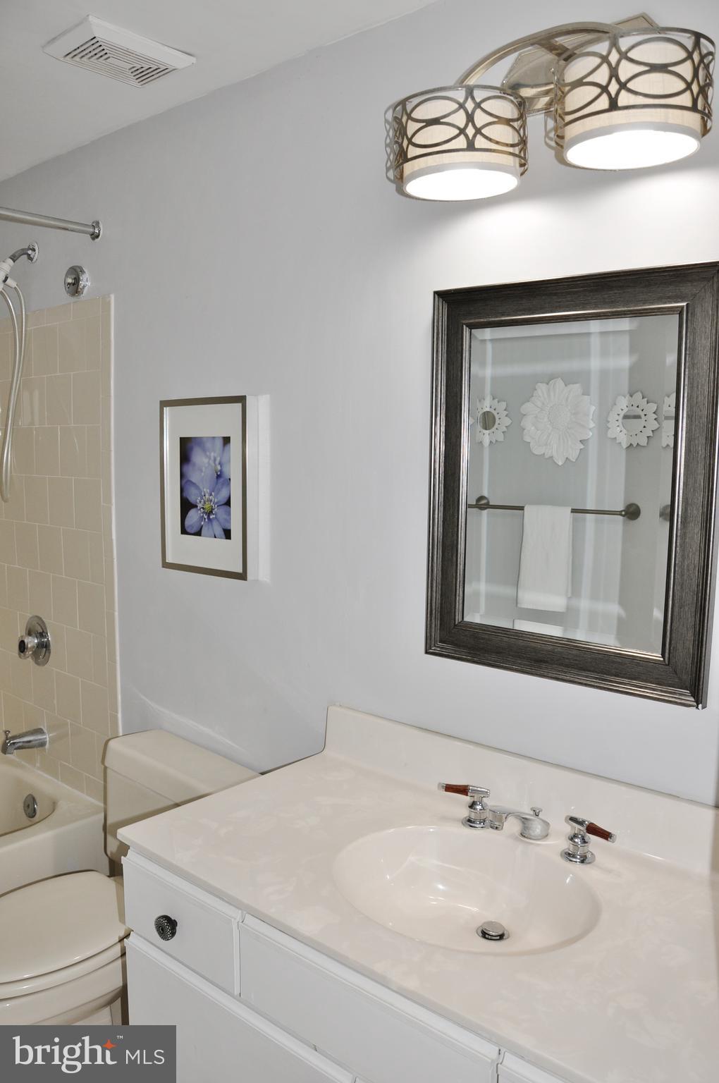 RAINFLOWER/LOVETON - Residential