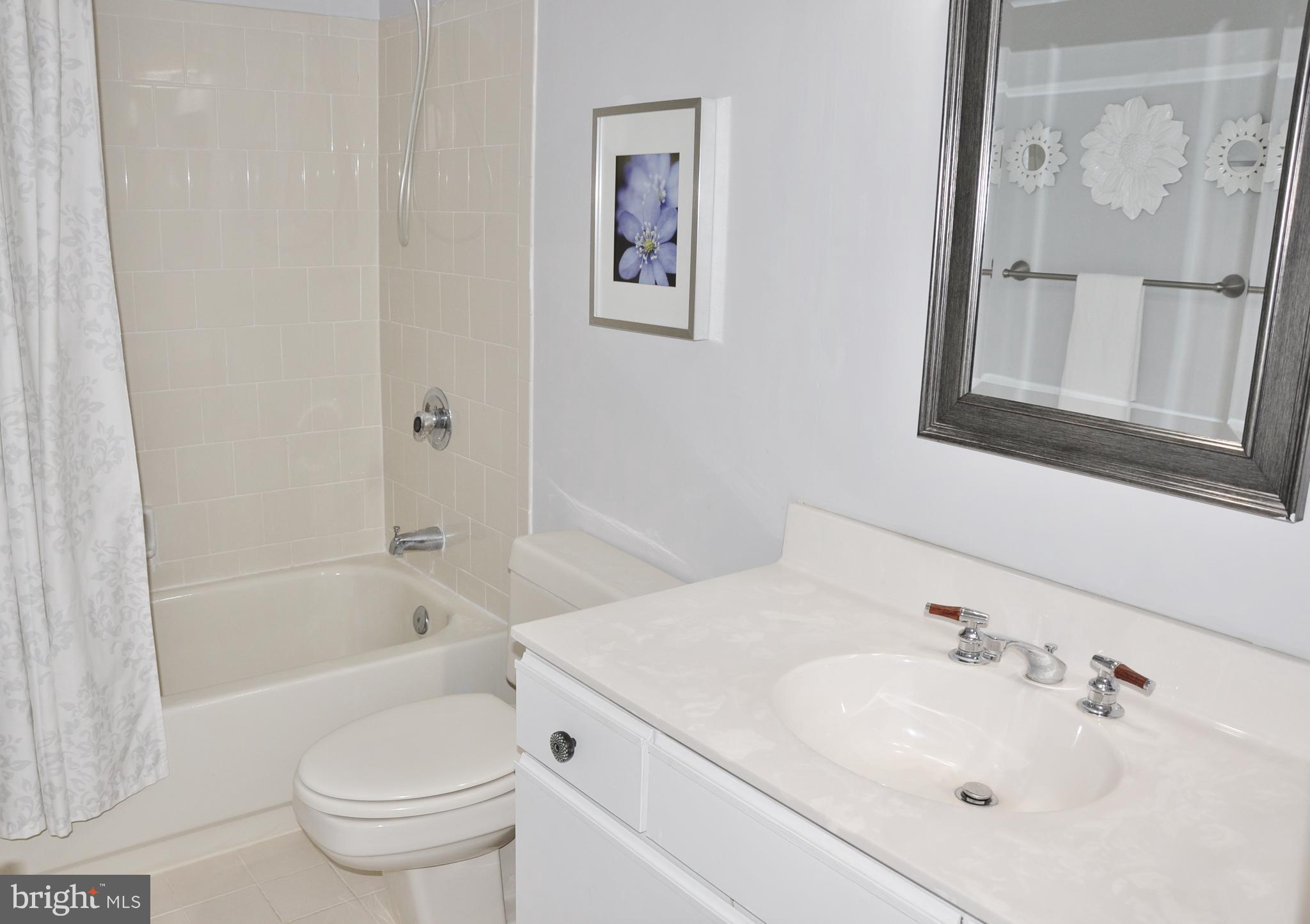 RAINFLOWER/LOVETON - Residential