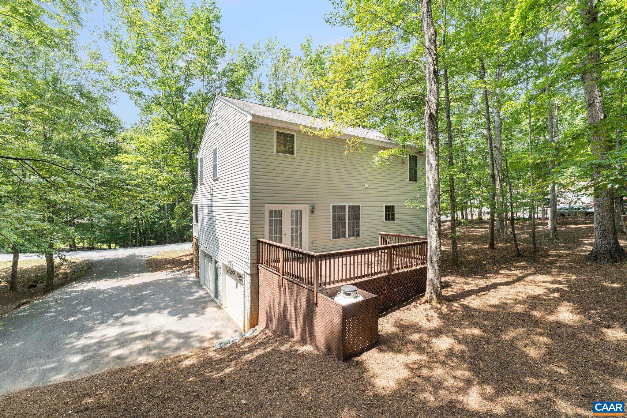 LAKE MONTICELLO - Residential