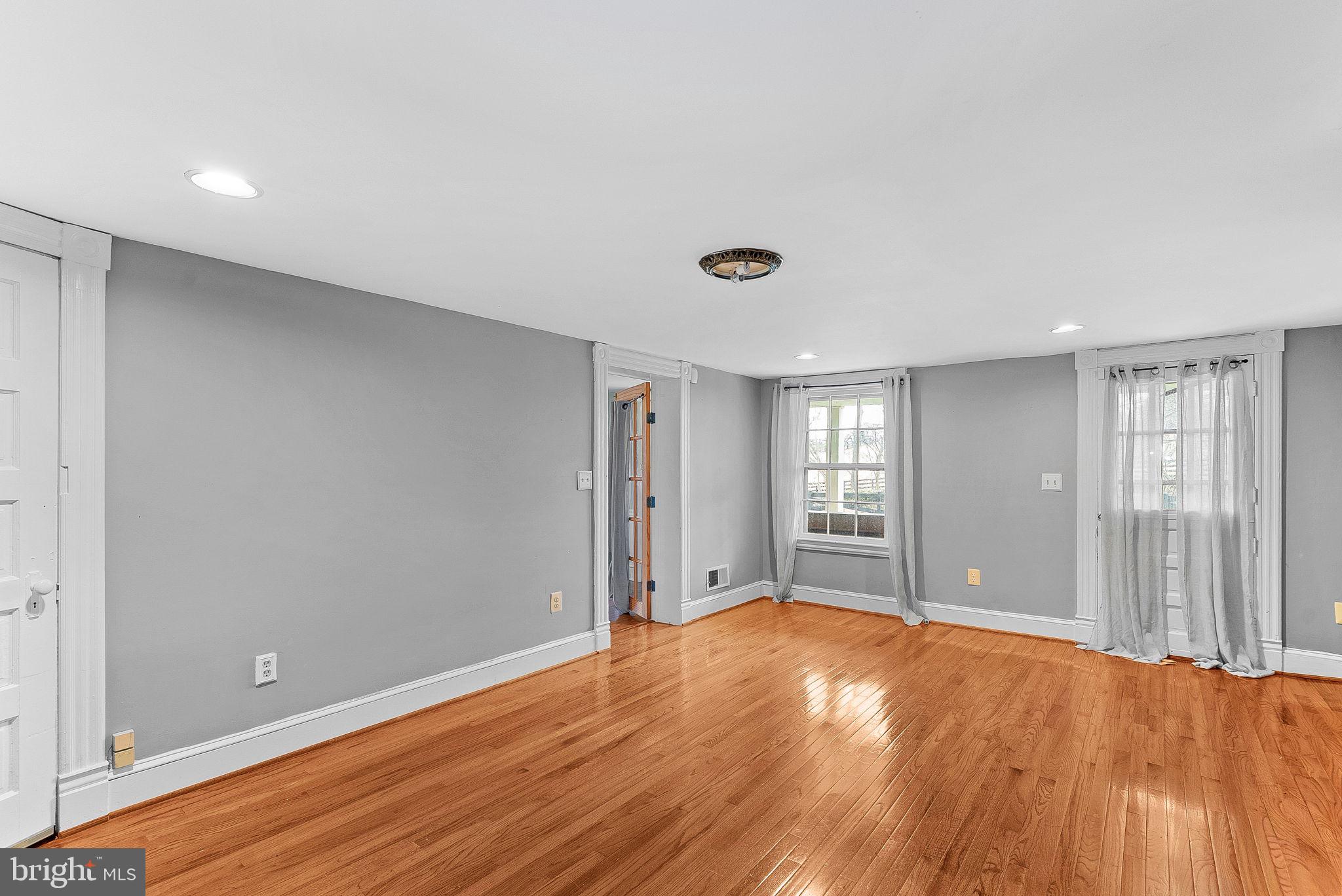 ROSEMONT - Residential