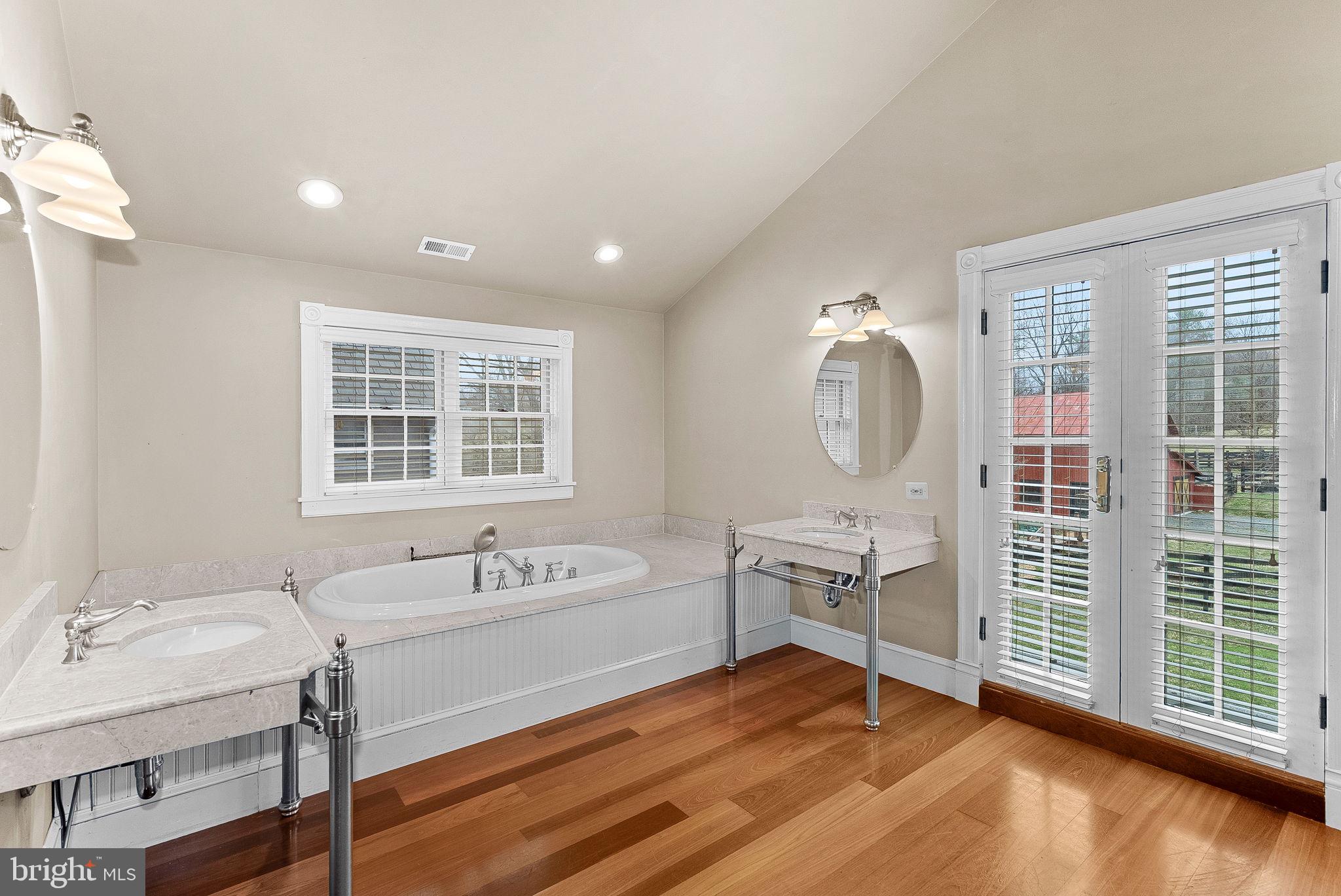 ROSEMONT - Residential