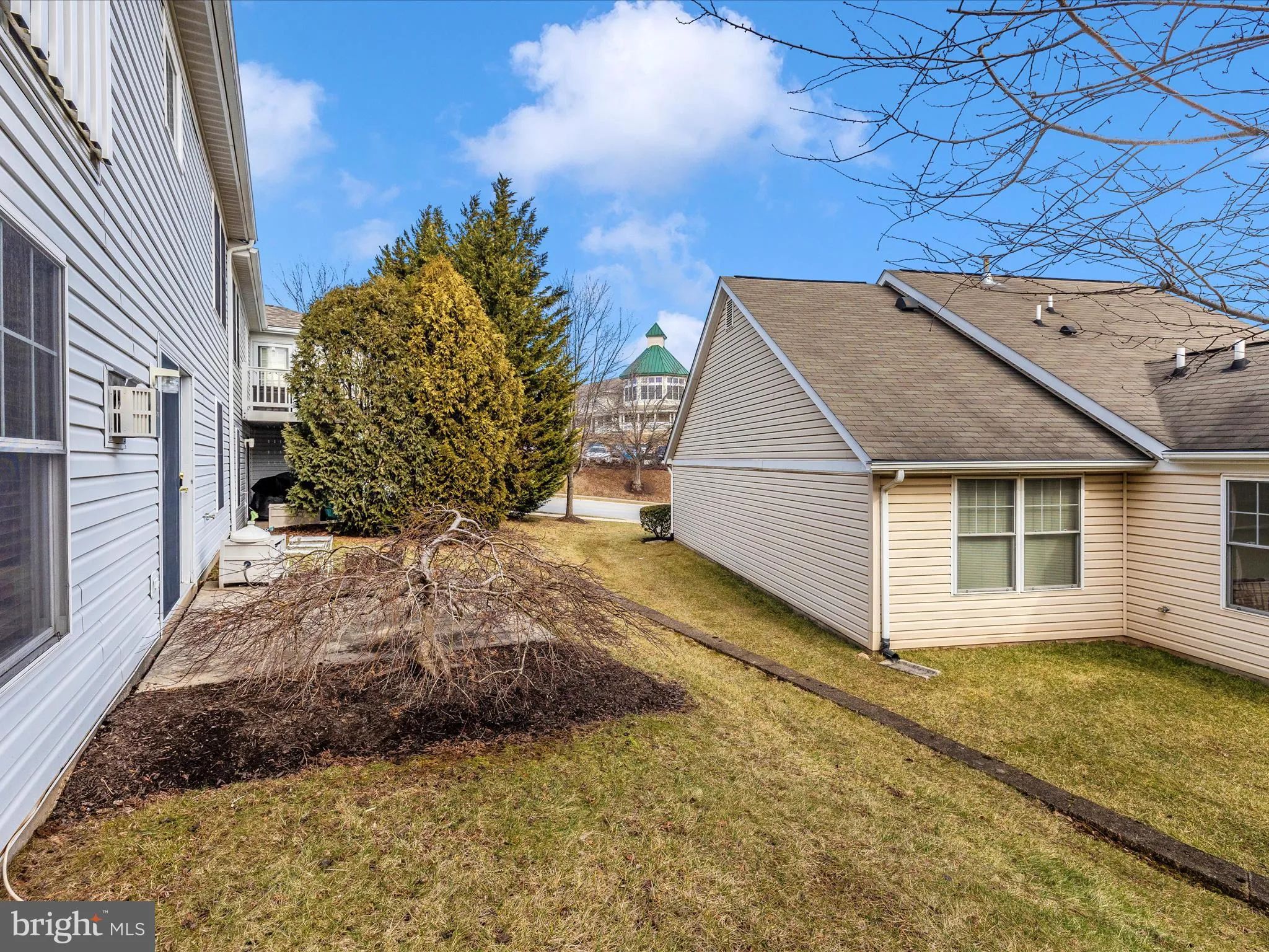 Mount Airy, Maryland 21771, United States, 2 Bedrooms Bedrooms, ,3 BathroomsBathrooms,Residential,Pending,11906