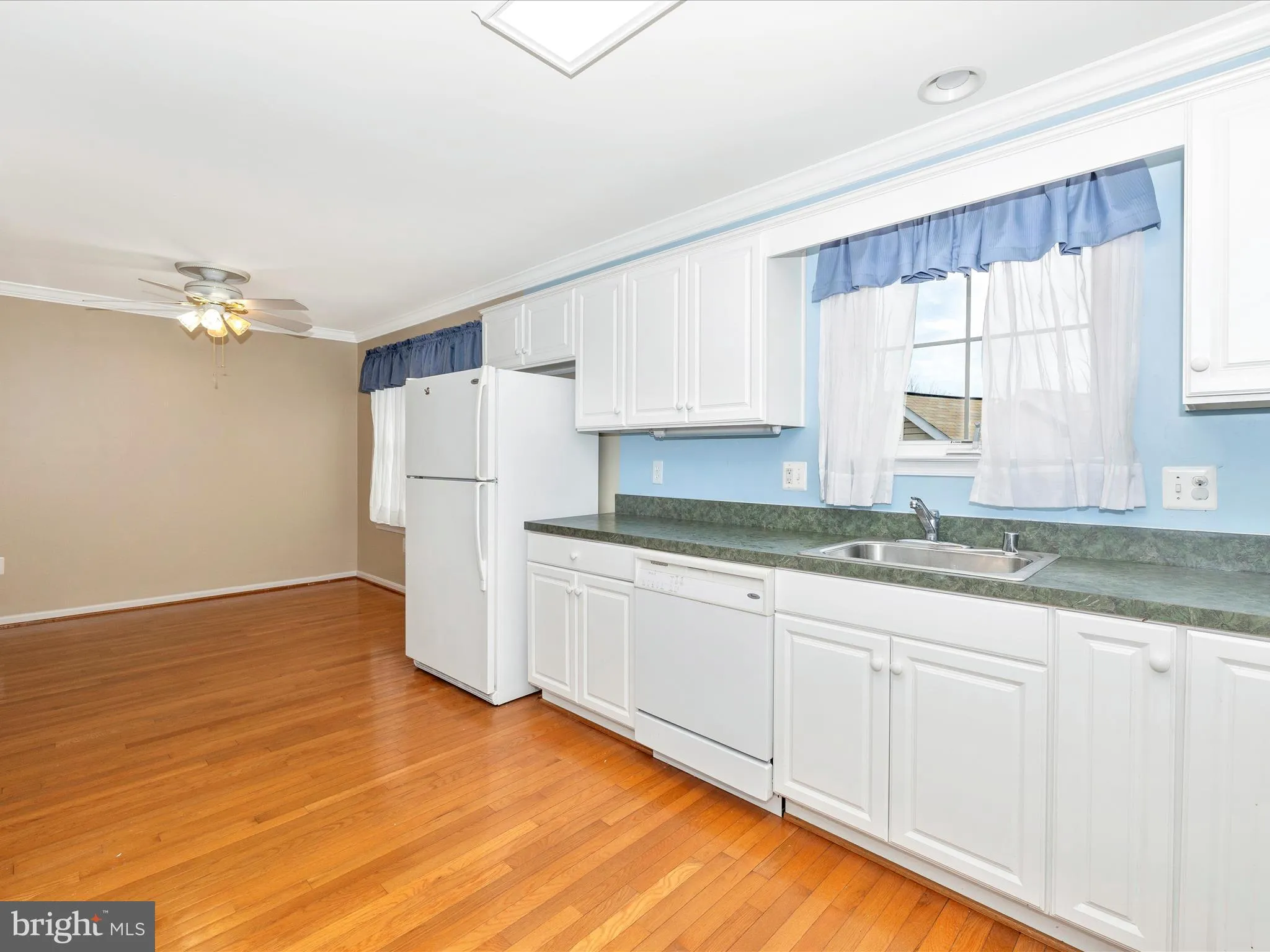 Mount Airy, Maryland 21771, United States, 2 Bedrooms Bedrooms, ,3 BathroomsBathrooms,Residential,Pending,11906