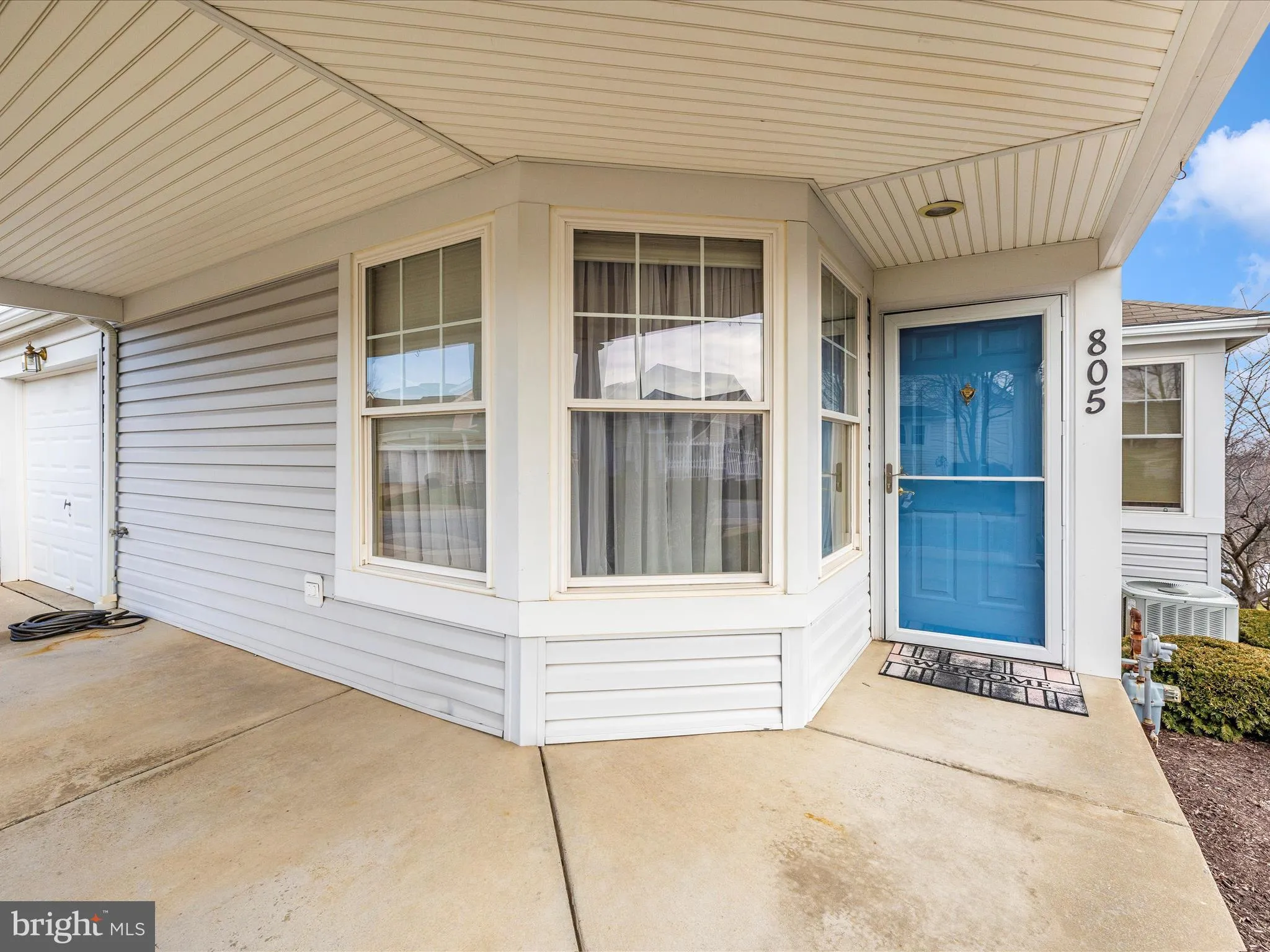 Mount Airy, Maryland 21771, United States, 2 Bedrooms Bedrooms, ,3 BathroomsBathrooms,Residential,Pending,11906