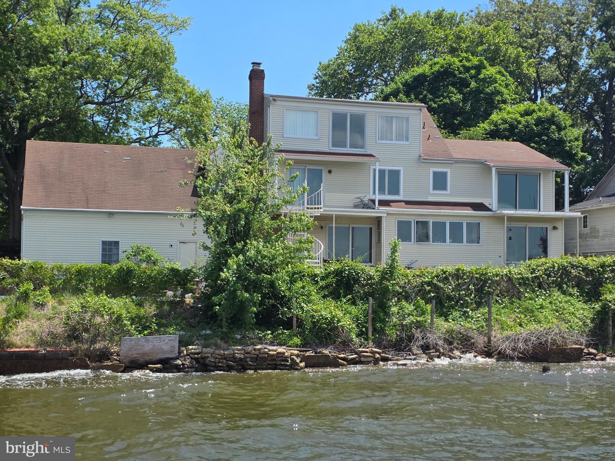 EDGEWATER BEACH - Residential