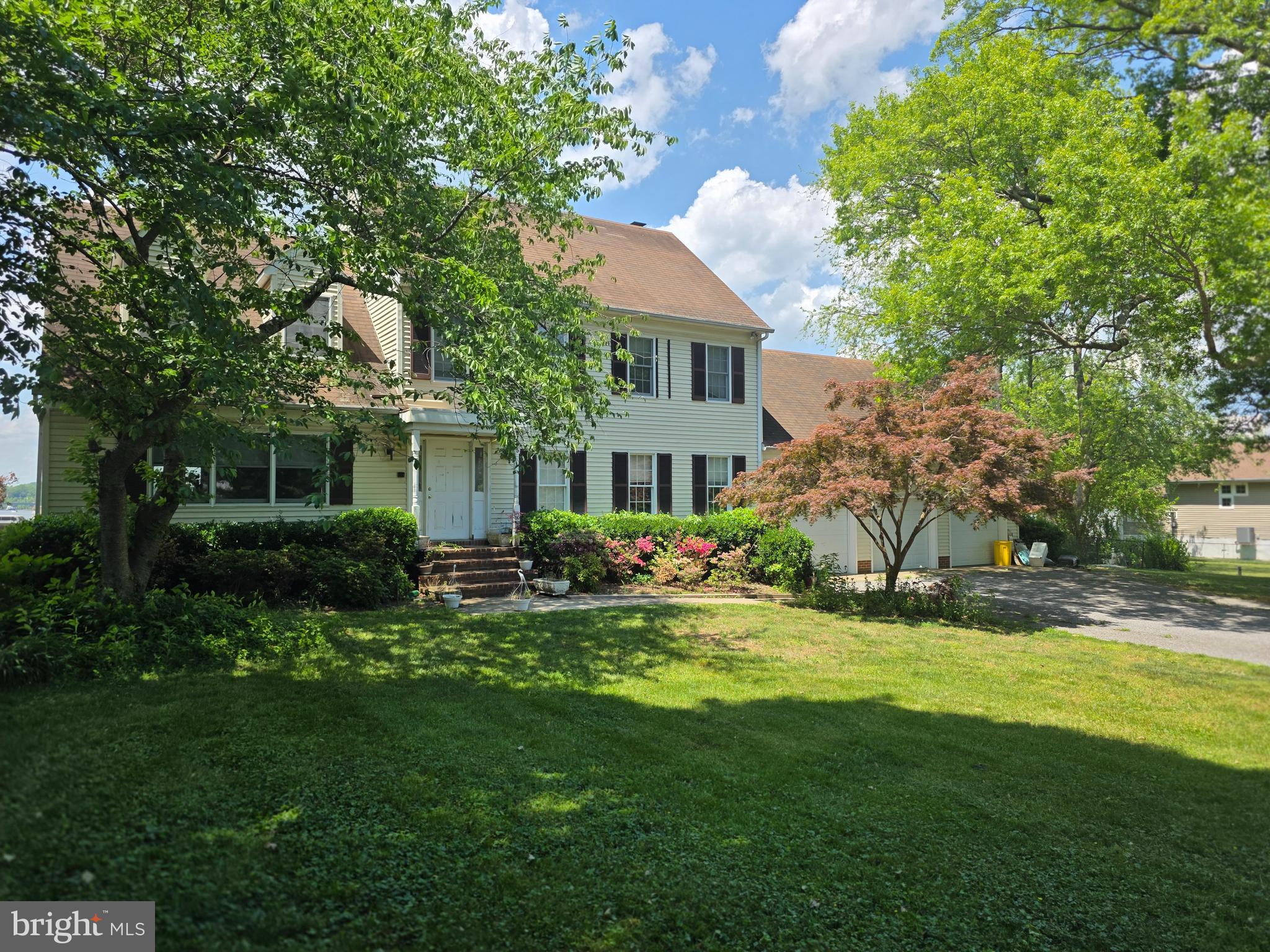 EDGEWATER BEACH - Residential