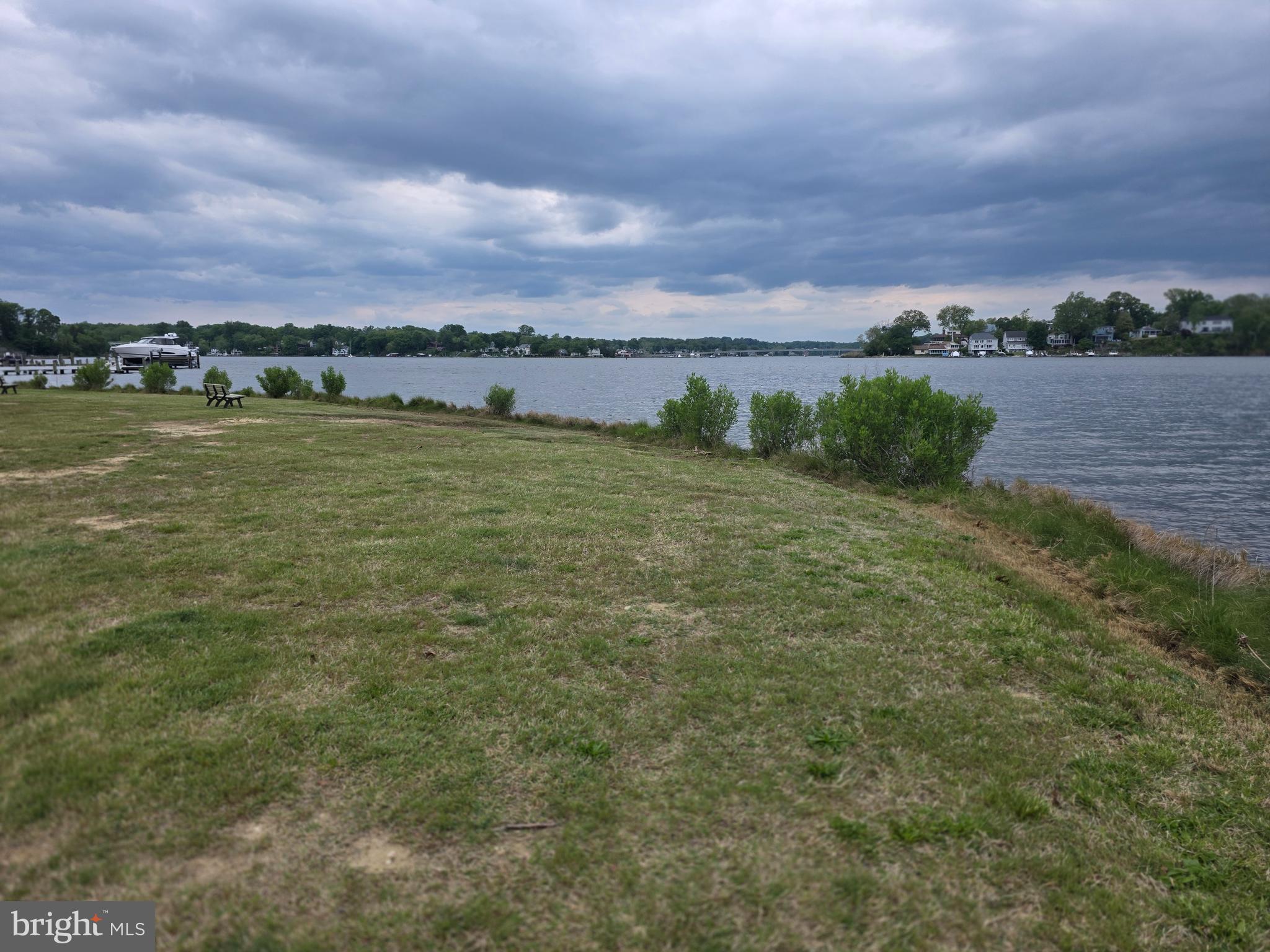 EDGEWATER BEACH - Residential