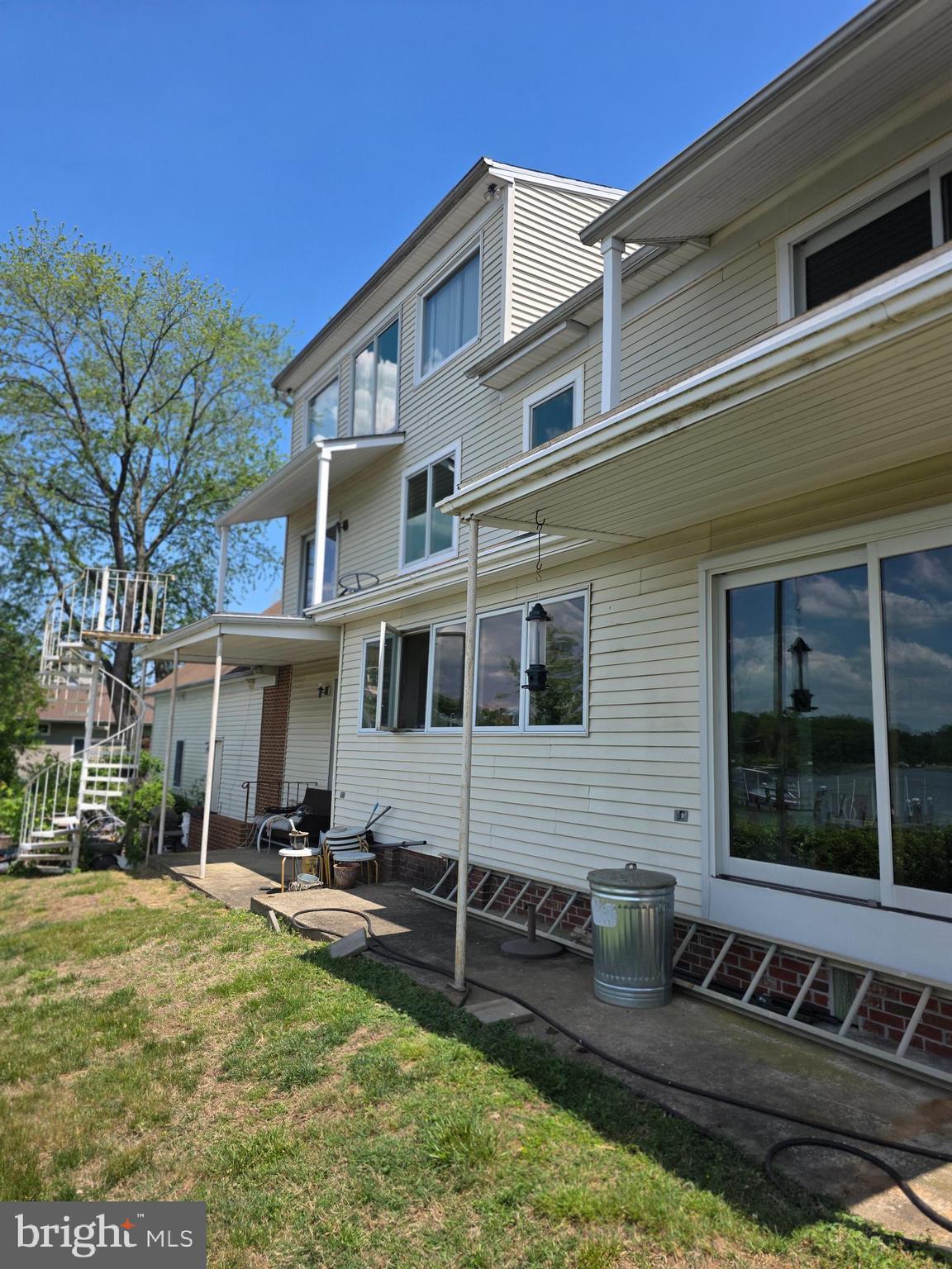EDGEWATER BEACH - Residential