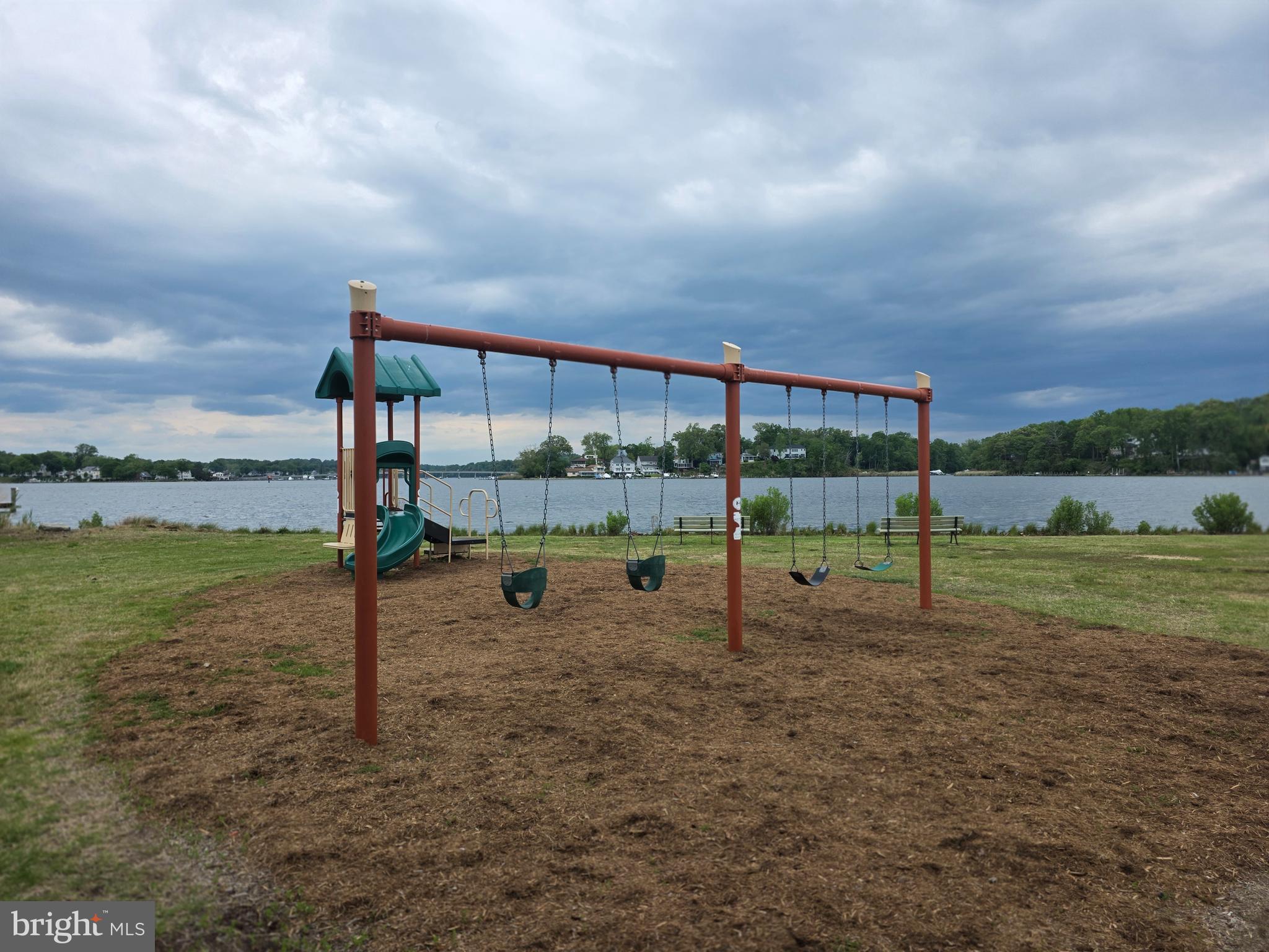 EDGEWATER BEACH - Residential