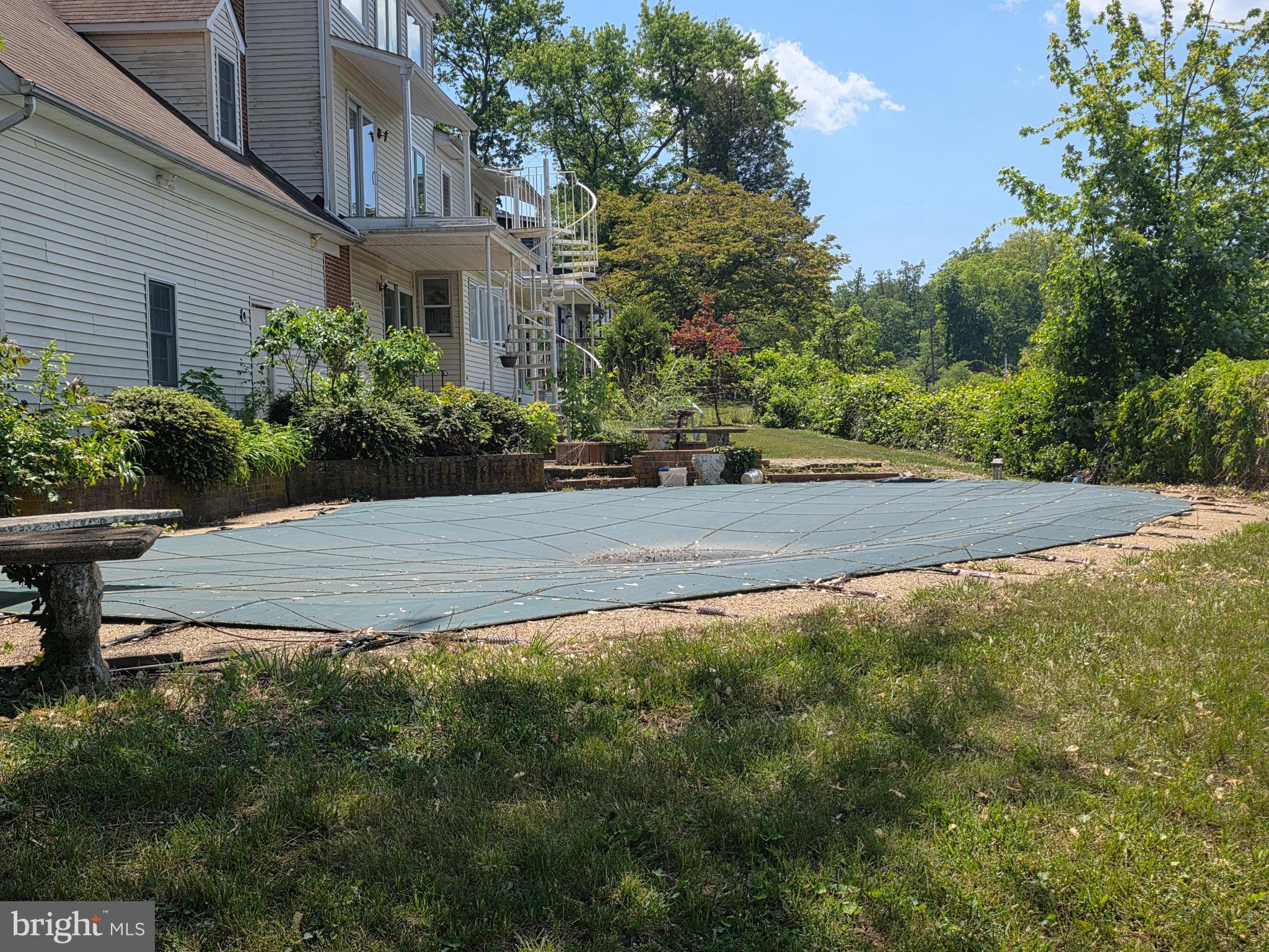 EDGEWATER BEACH - Residential