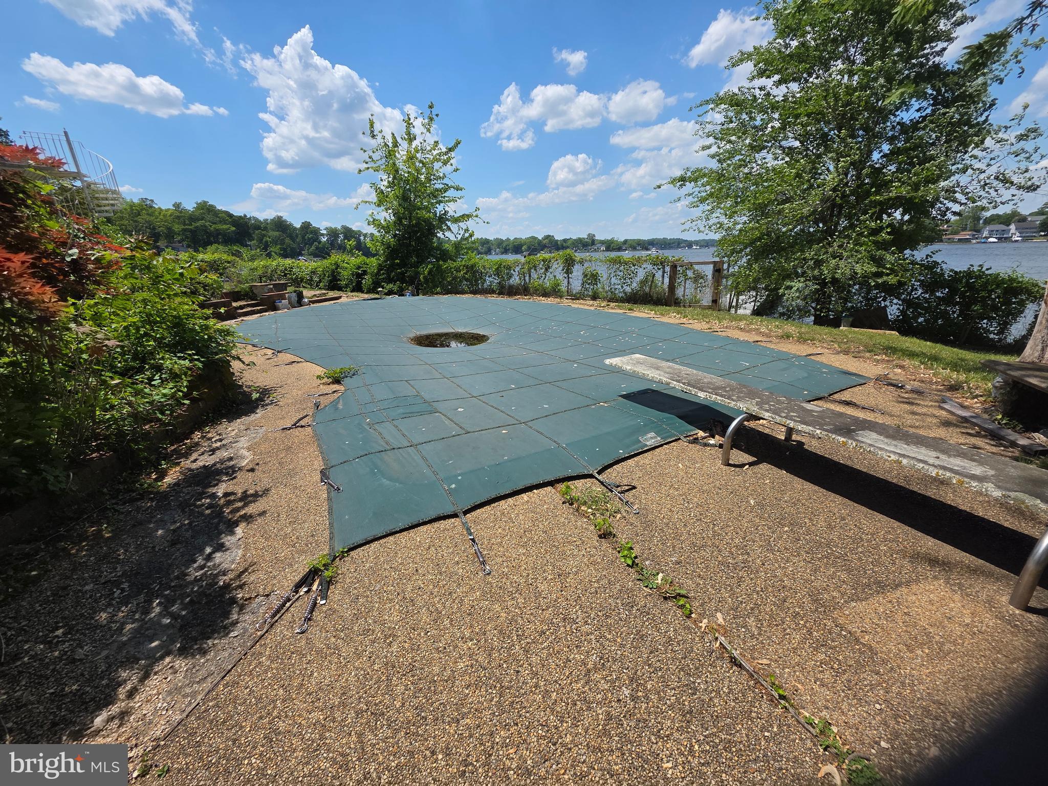 EDGEWATER BEACH - Residential