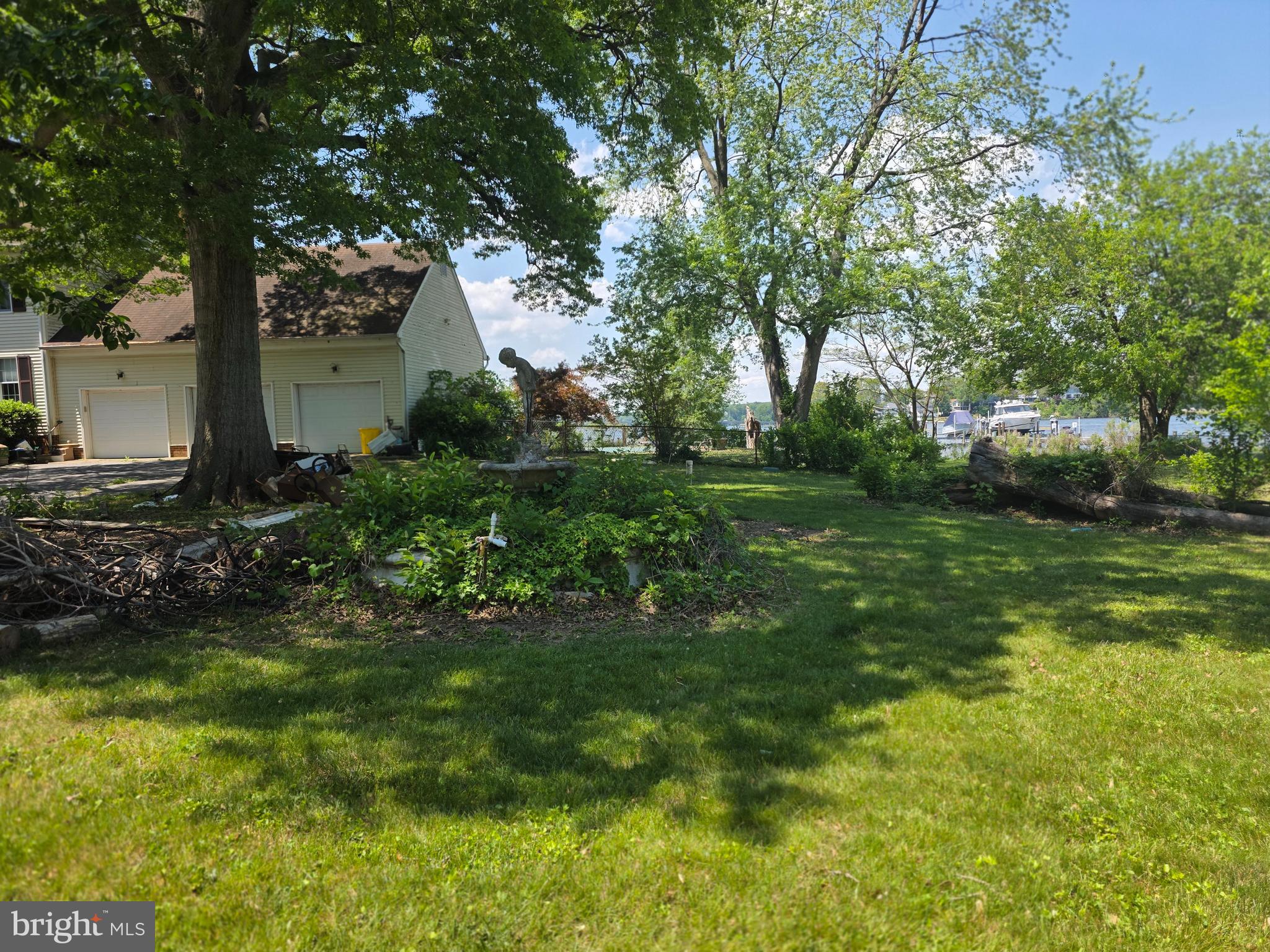 EDGEWATER BEACH - Residential