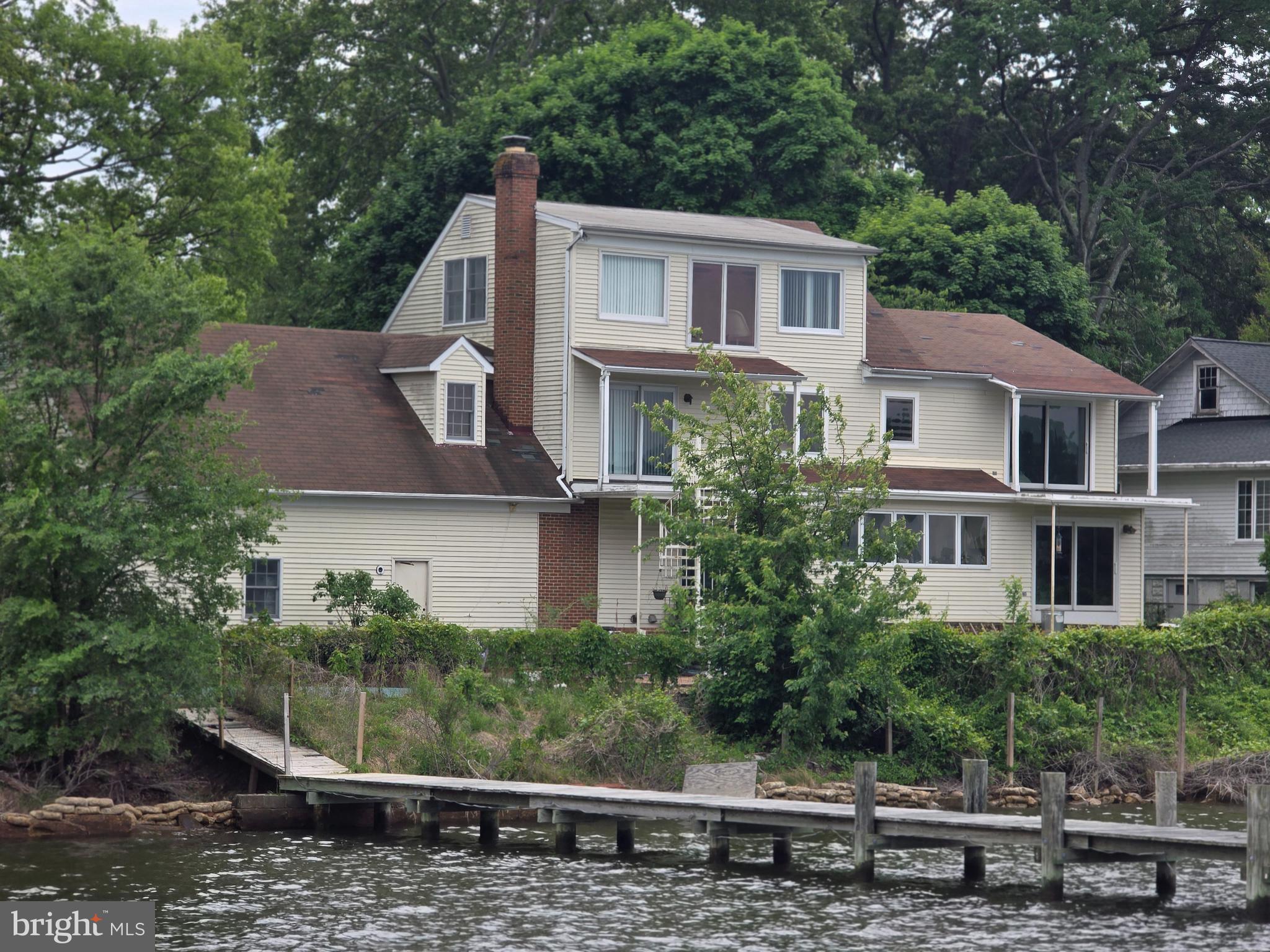 EDGEWATER BEACH - Residential