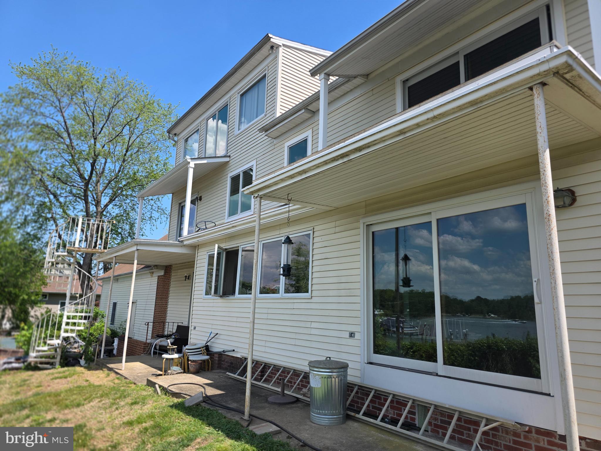 EDGEWATER BEACH - Residential